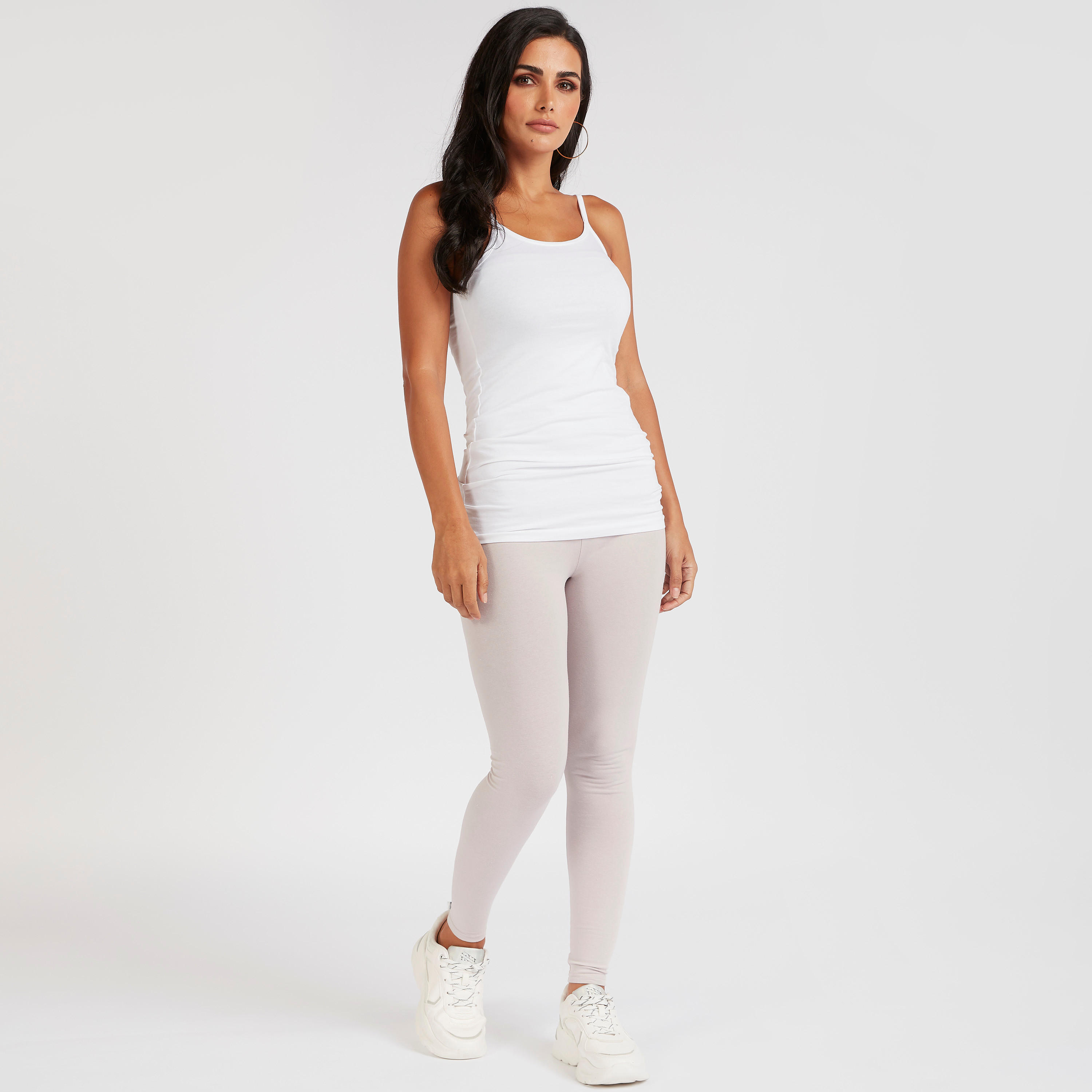 بنطلون ليقنز سادة بخصر مطّاطي-women-clothing-bottoms-leggings-image-3