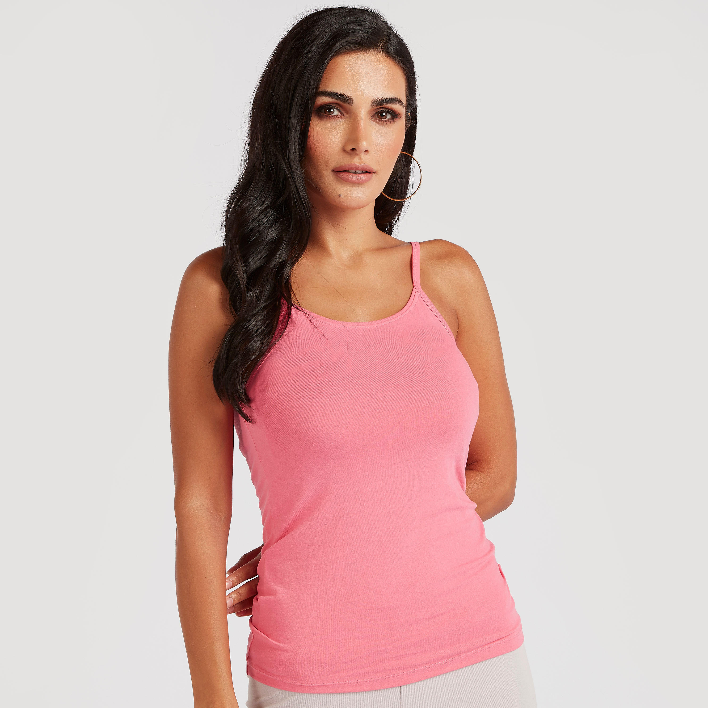 بلوزة كامي سادة بياقة عميقة وأحزمة رفيعة-women-clothing-tshirts-image-1