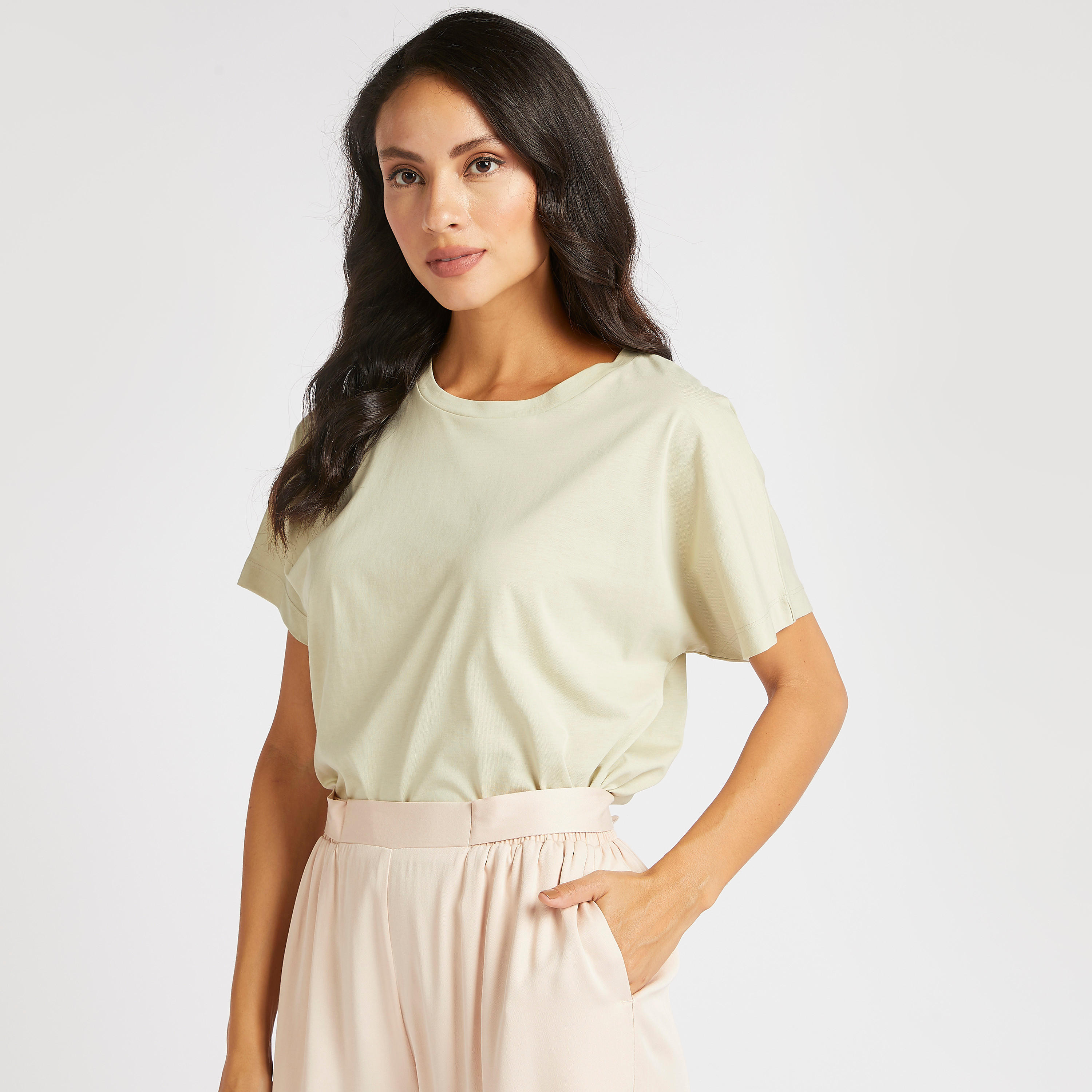 تيشيرت سادة بياقة مستديرة وأكمام قصيرة-women-clothing-tshirts-image-1