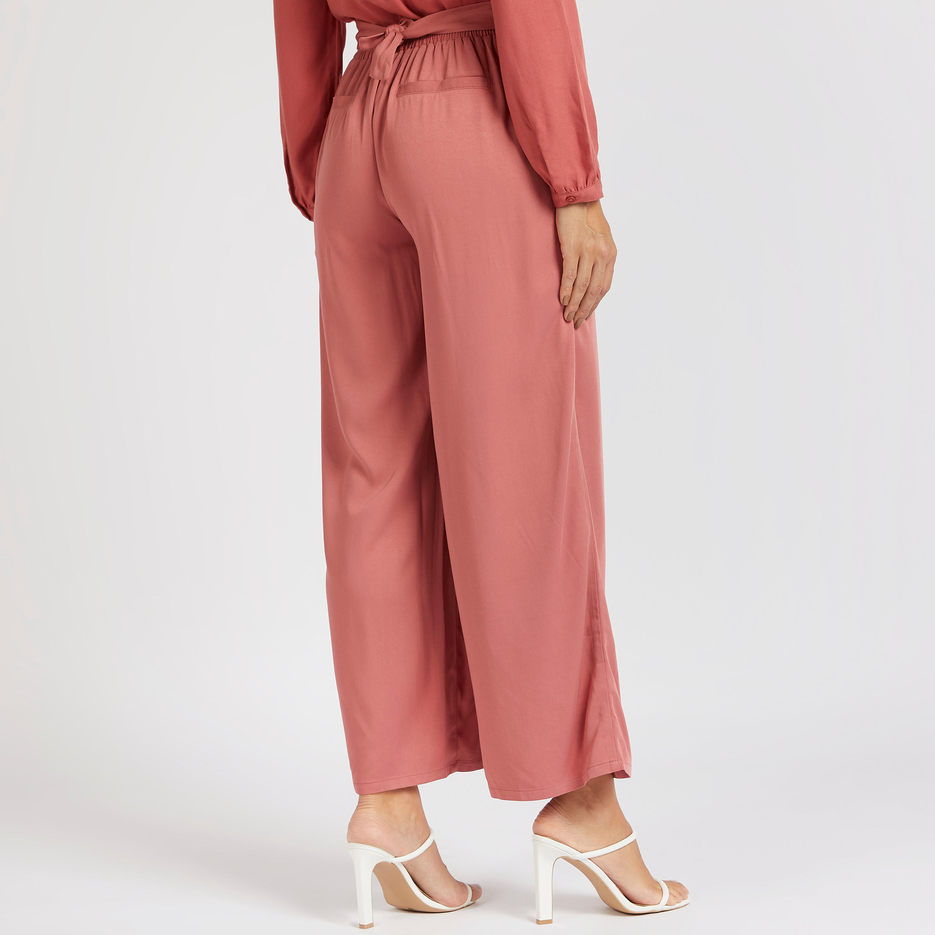 بنطلون بالازو سادة بخصر مرن وجيوب-women-clothing-bottoms-trousers-image-1