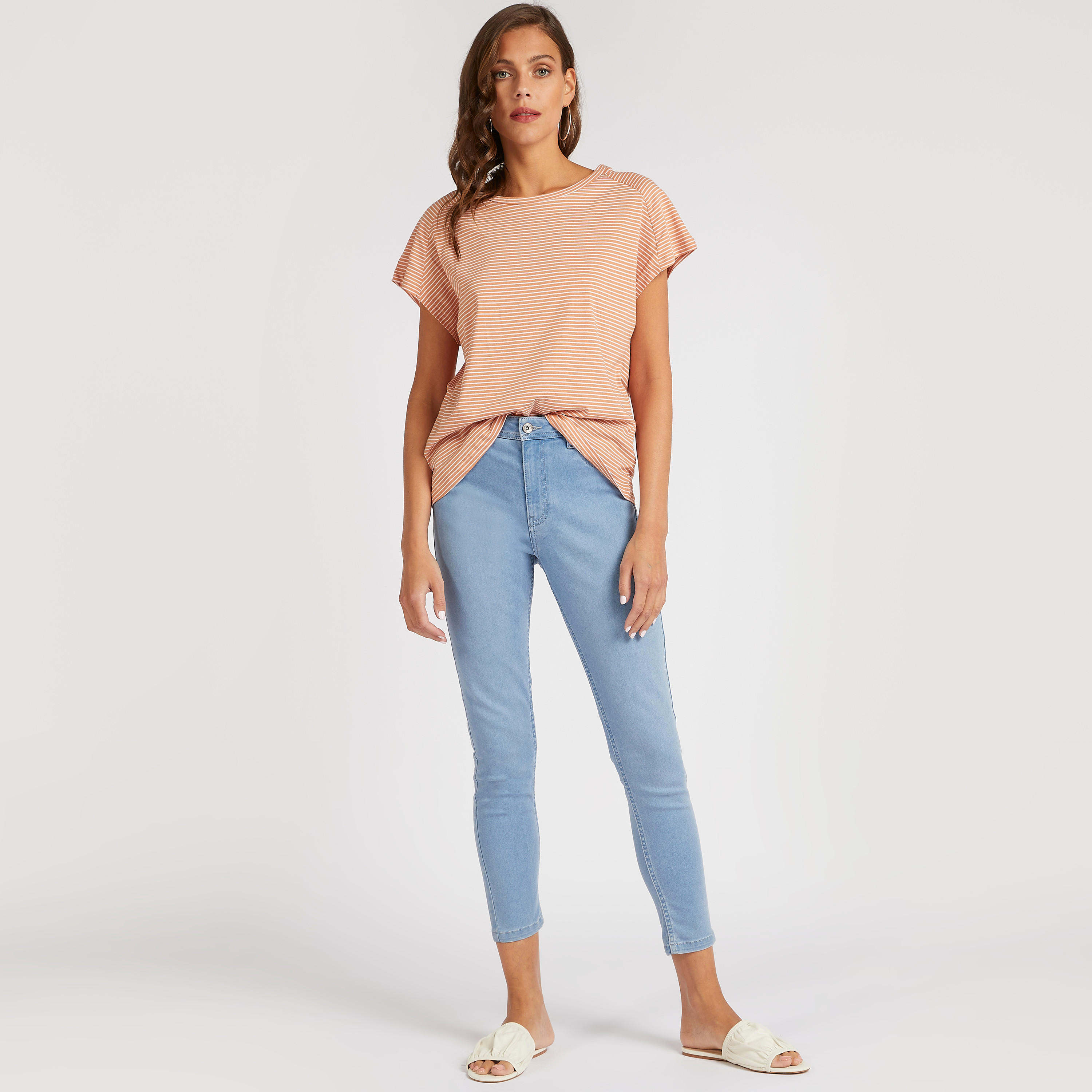 تيشيرت مخطّط بياقة مستديرة وأكمام كاب ممتدة-women-clothing-tshirts-image-2