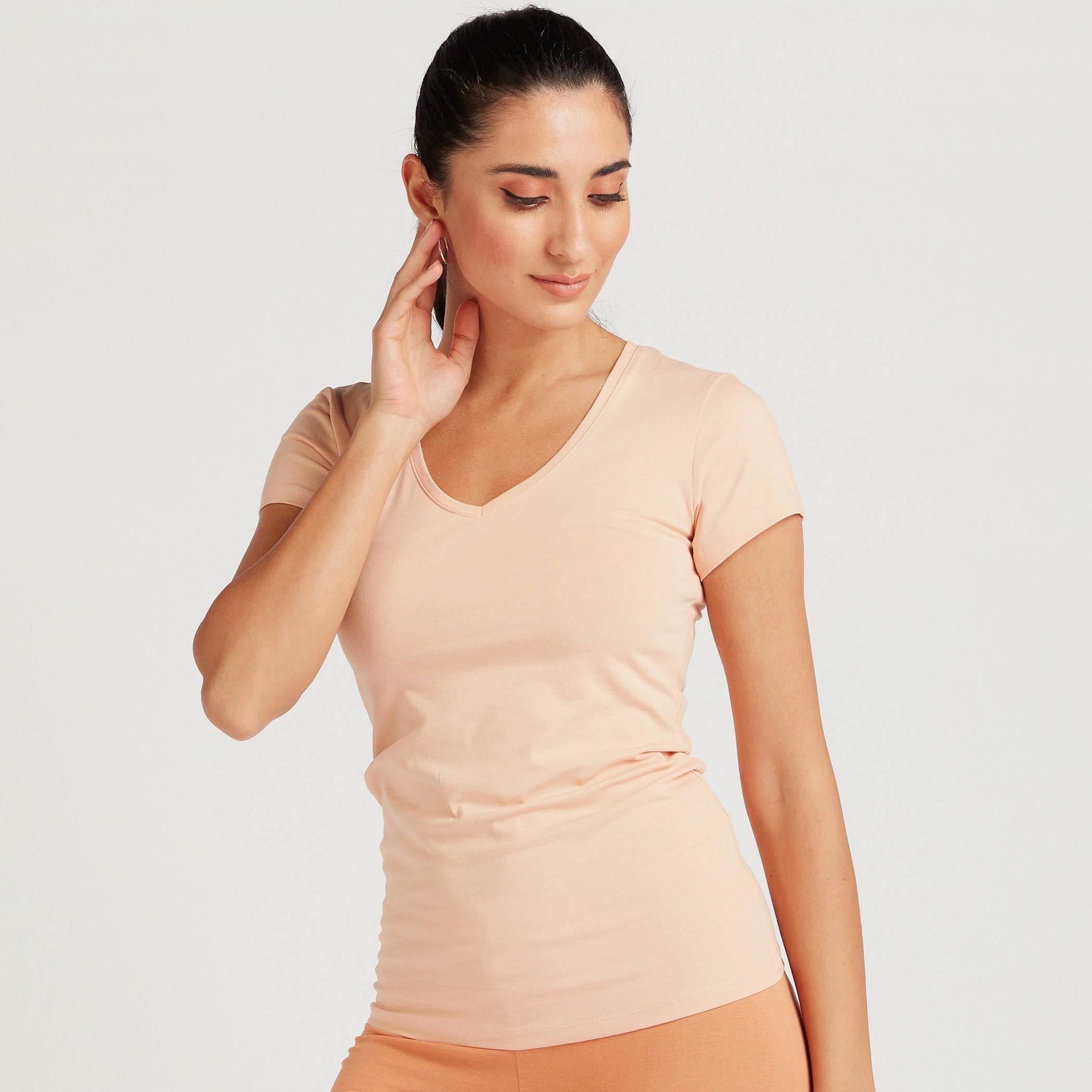 تيشيرت سادة بياقة V وأكمام كاب-women-clothing-tshirts-image-1