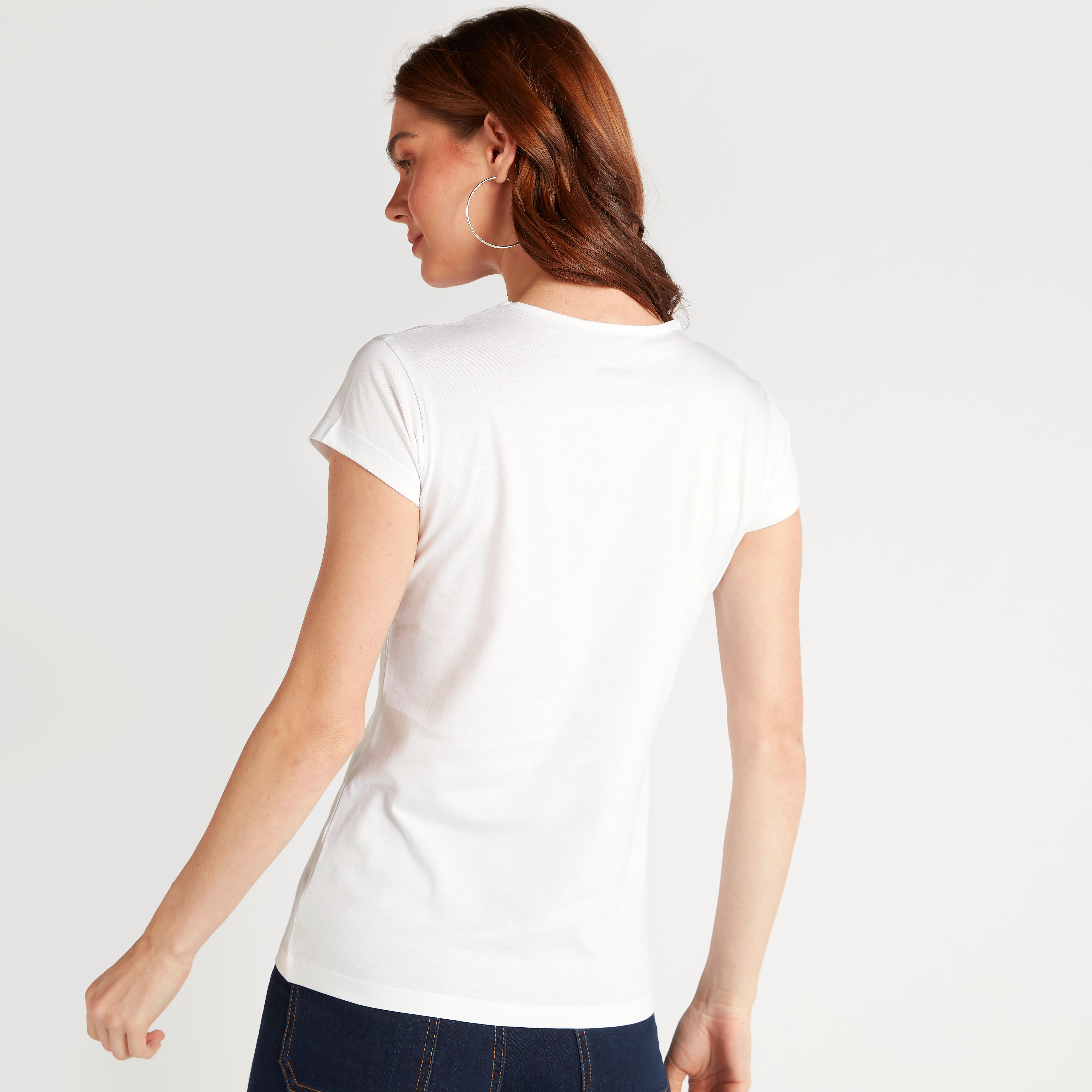 تيشيرت بياقة ضيّقة وأكمام كاب وطبعات-women-clothing-tshirts-image-4