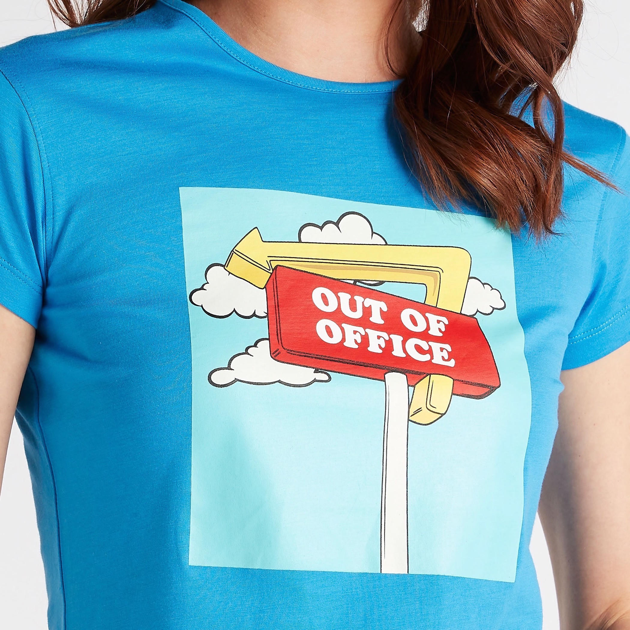 تيشيرت بياقة ضيّقة وأكمام كاب وطبعات-women-clothing-tshirts-image-3