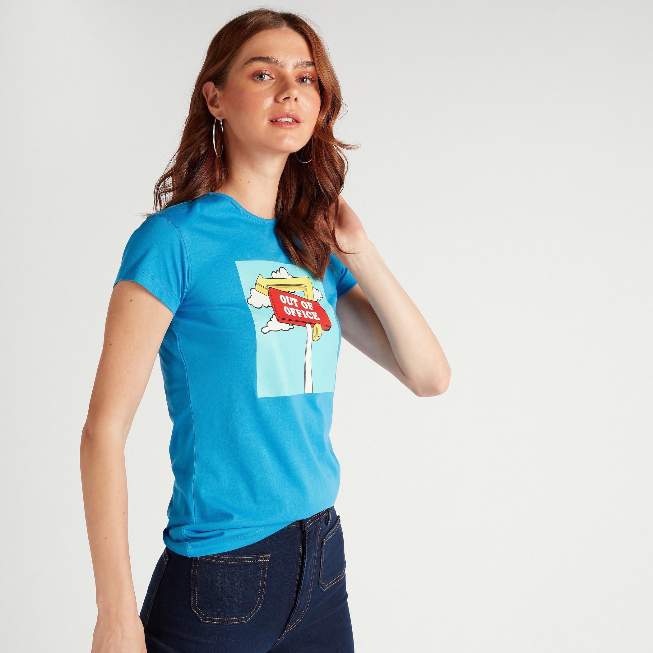 تيشيرت بياقة ضيّقة وأكمام كاب وطبعات-women-clothing-tshirts-image-6
