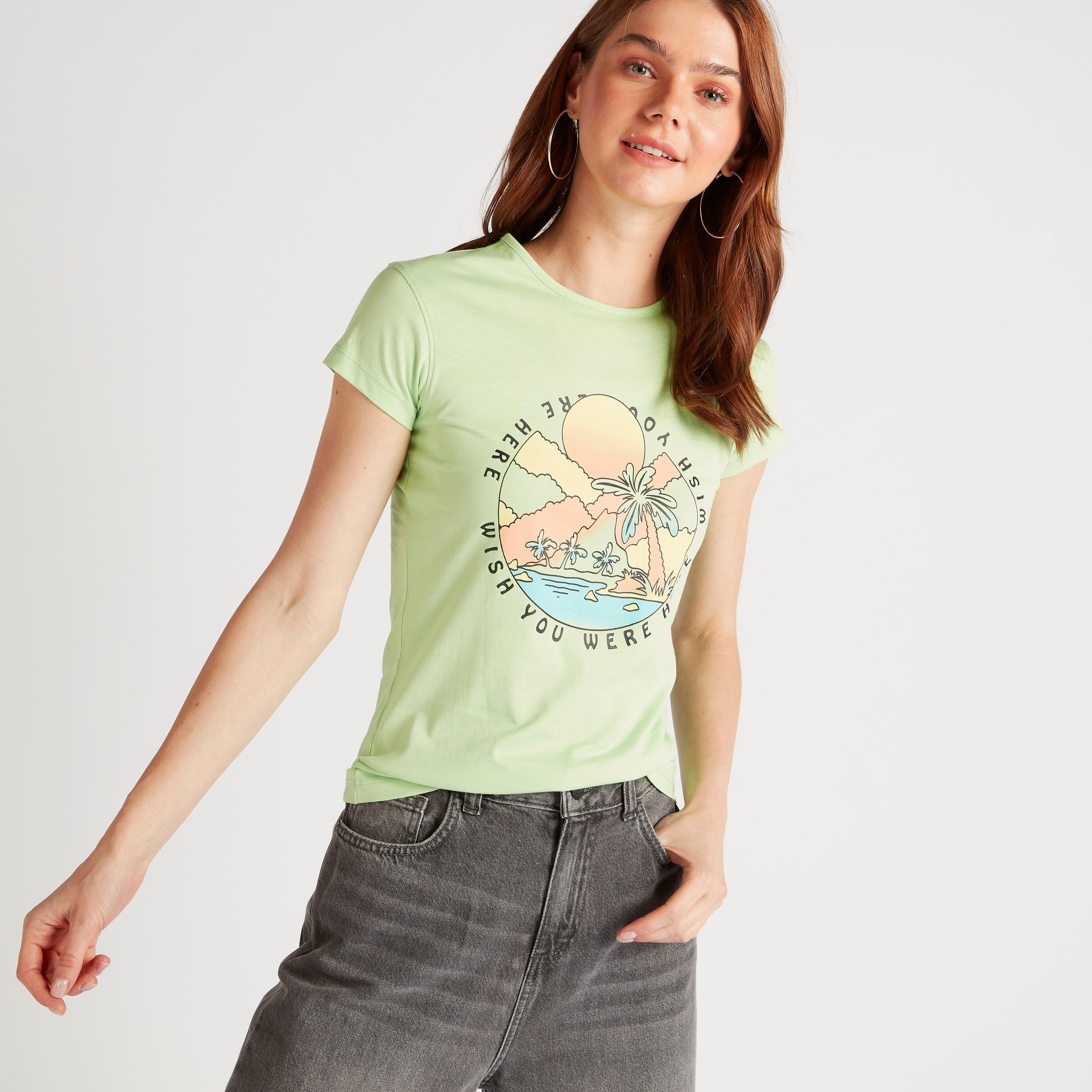 تيشيرت بياقة ضيّقة وأكمام كاب وطبعات-women-clothing-tshirts-image-1