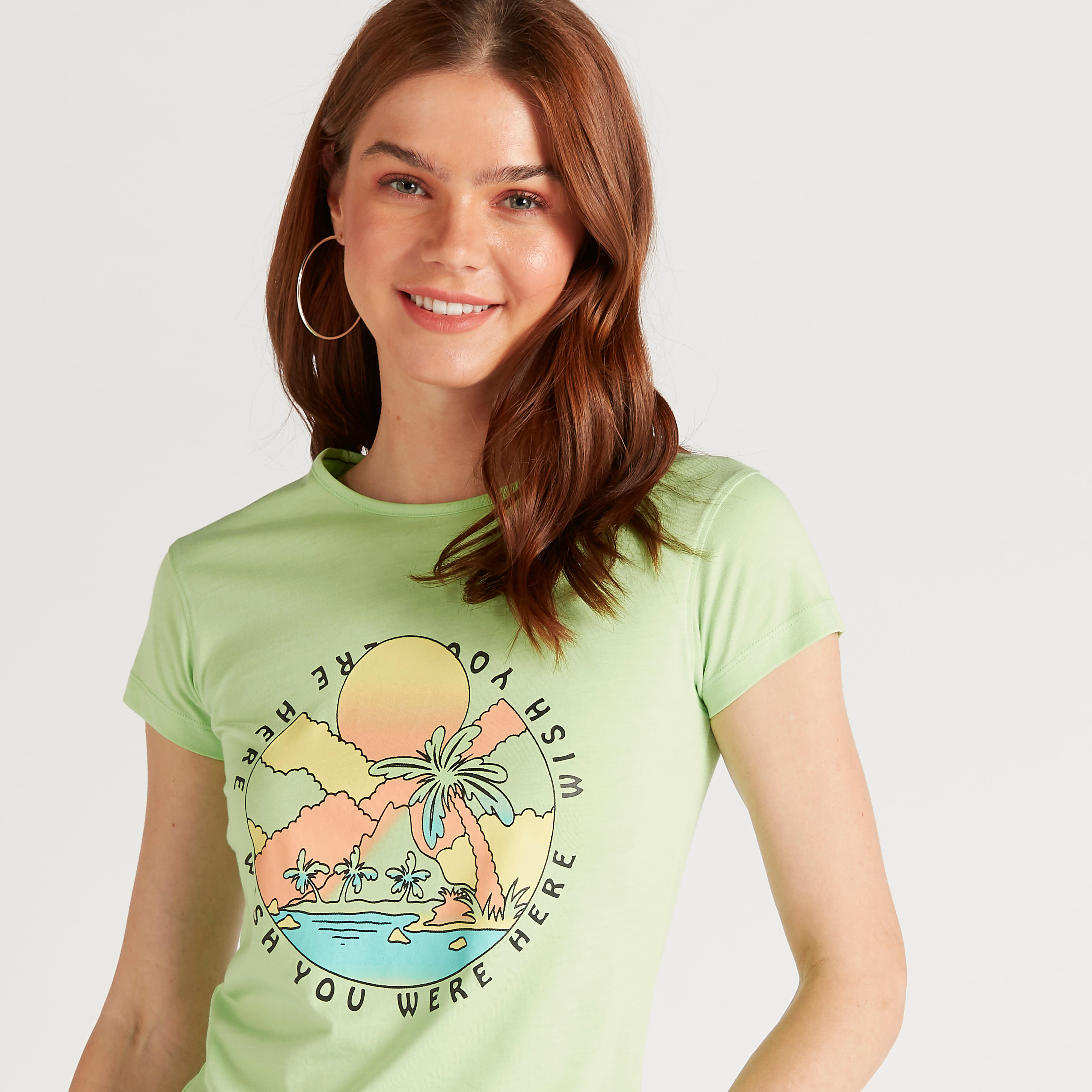 تيشيرت بياقة ضيّقة وأكمام كاب وطبعات-women-clothing-tshirts-image-3