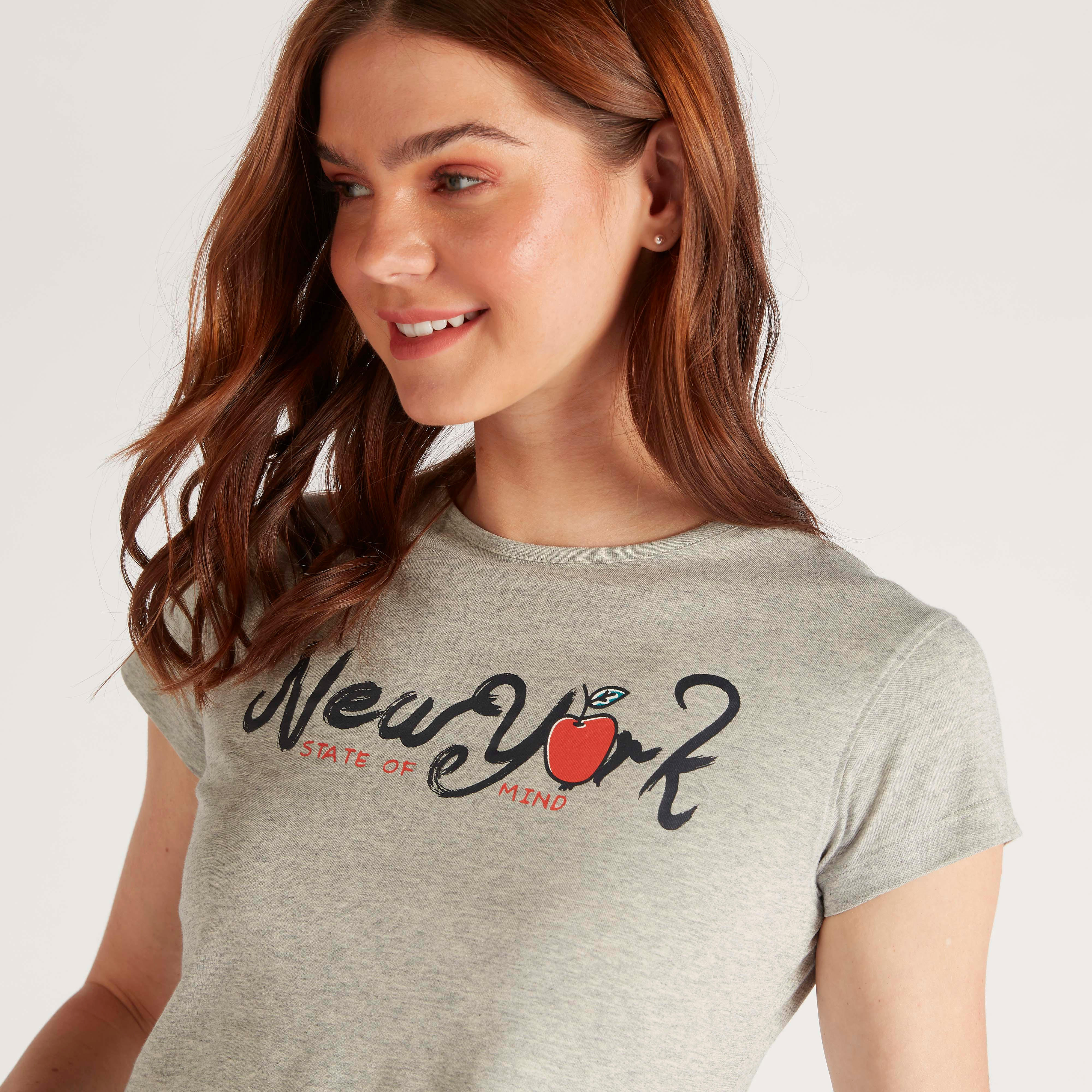 تيشيرت بياقة ضيّقة وأكمام كاب وطبعات-women-clothing-tshirts-image-3