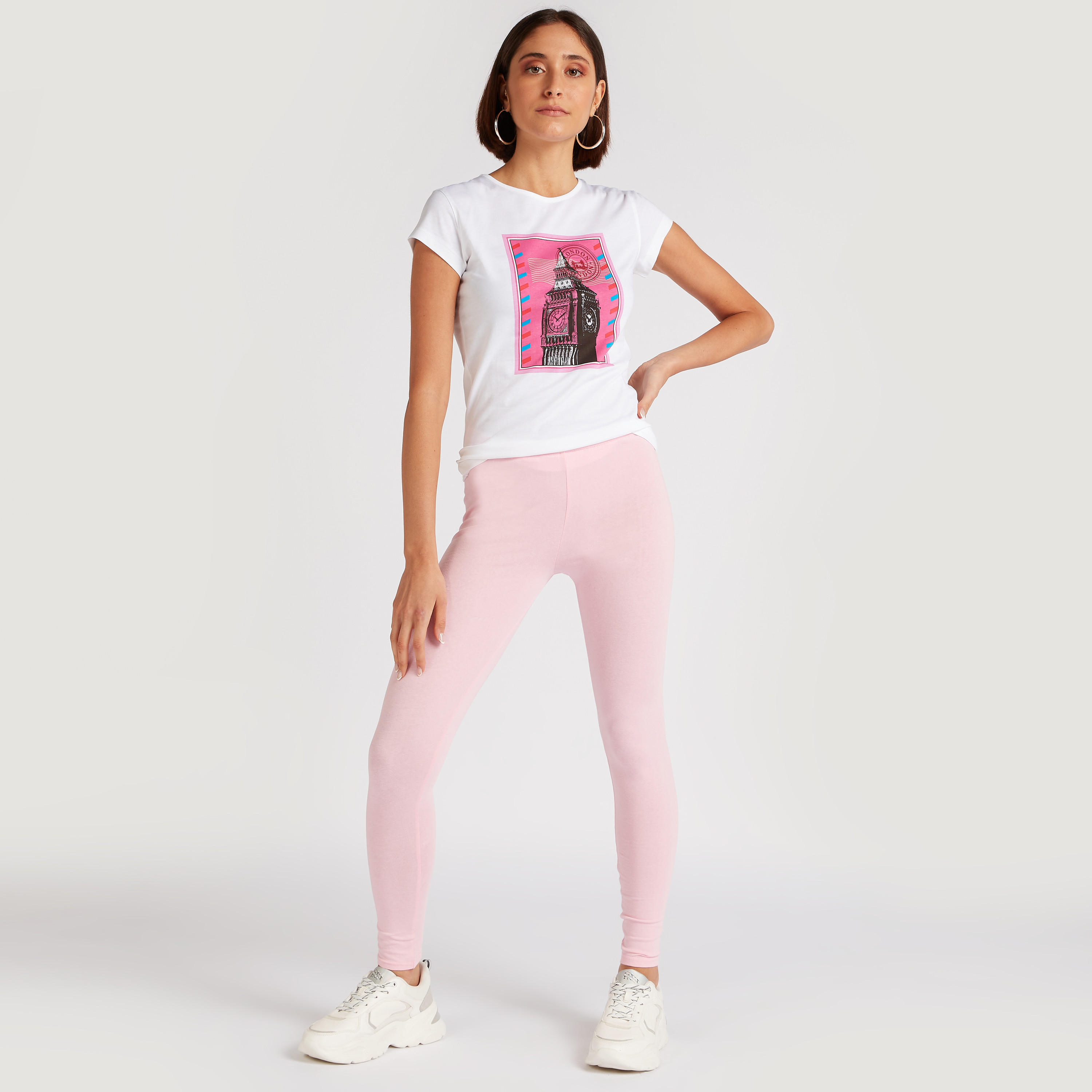 تيشيرت بياقة ضيّقة وأكمام كاب وطبعات-women-clothing-tshirts-image-5