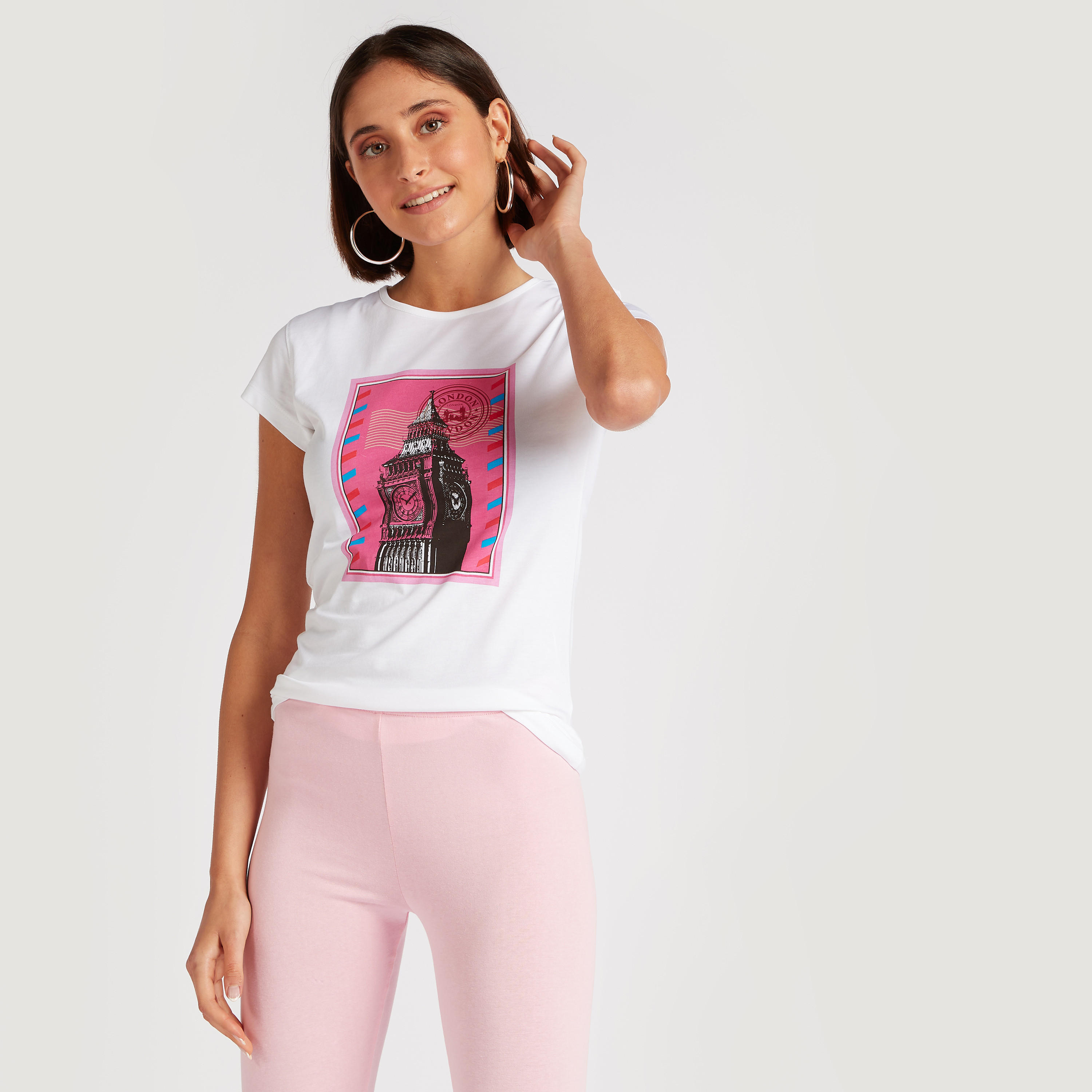 تيشيرت بياقة ضيّقة وأكمام كاب وطبعات-women-clothing-tshirts-image-2