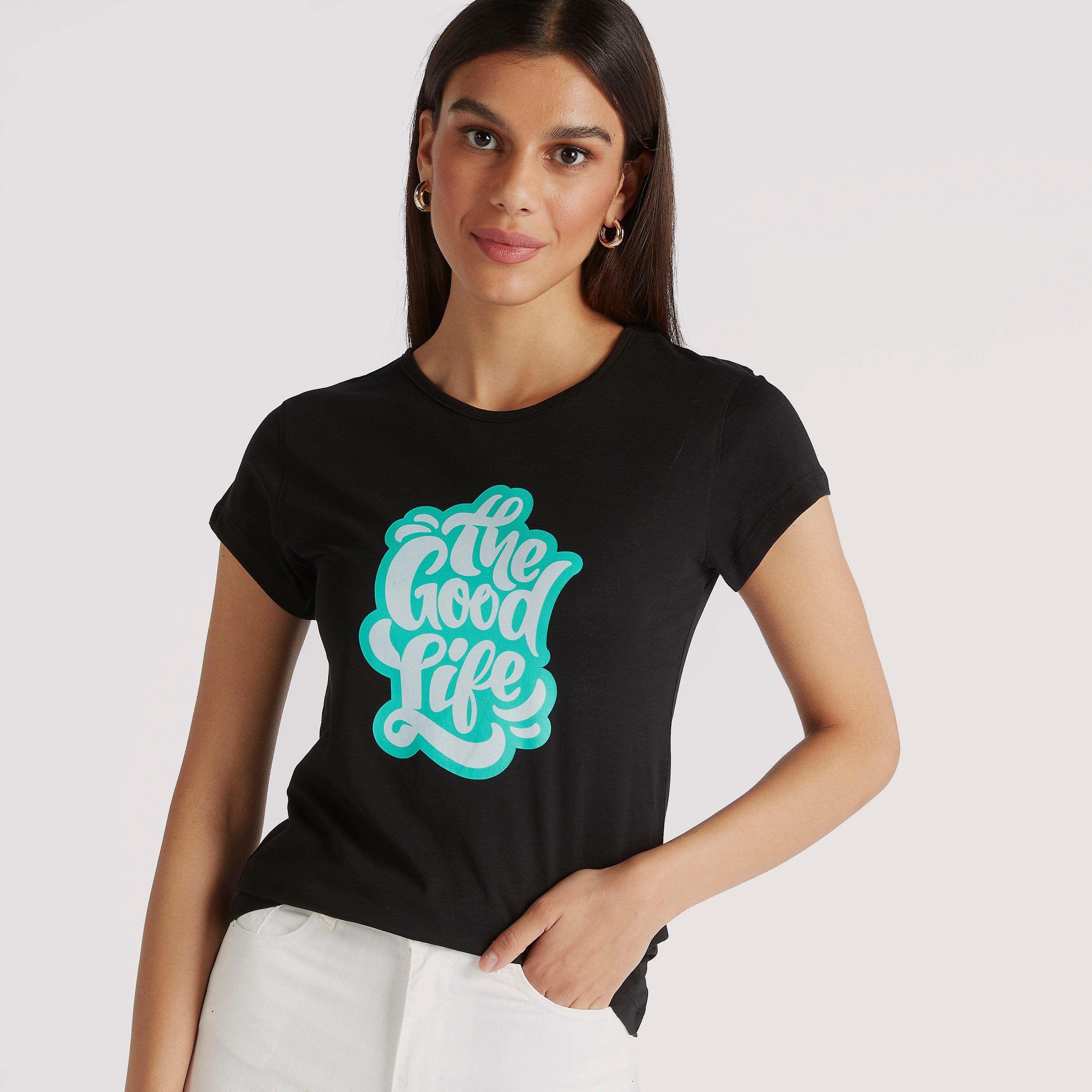 تيشيرت بياقة ضيّقة وأكمام كاب وطبعات شعار-women-clothing-tshirts-image-1