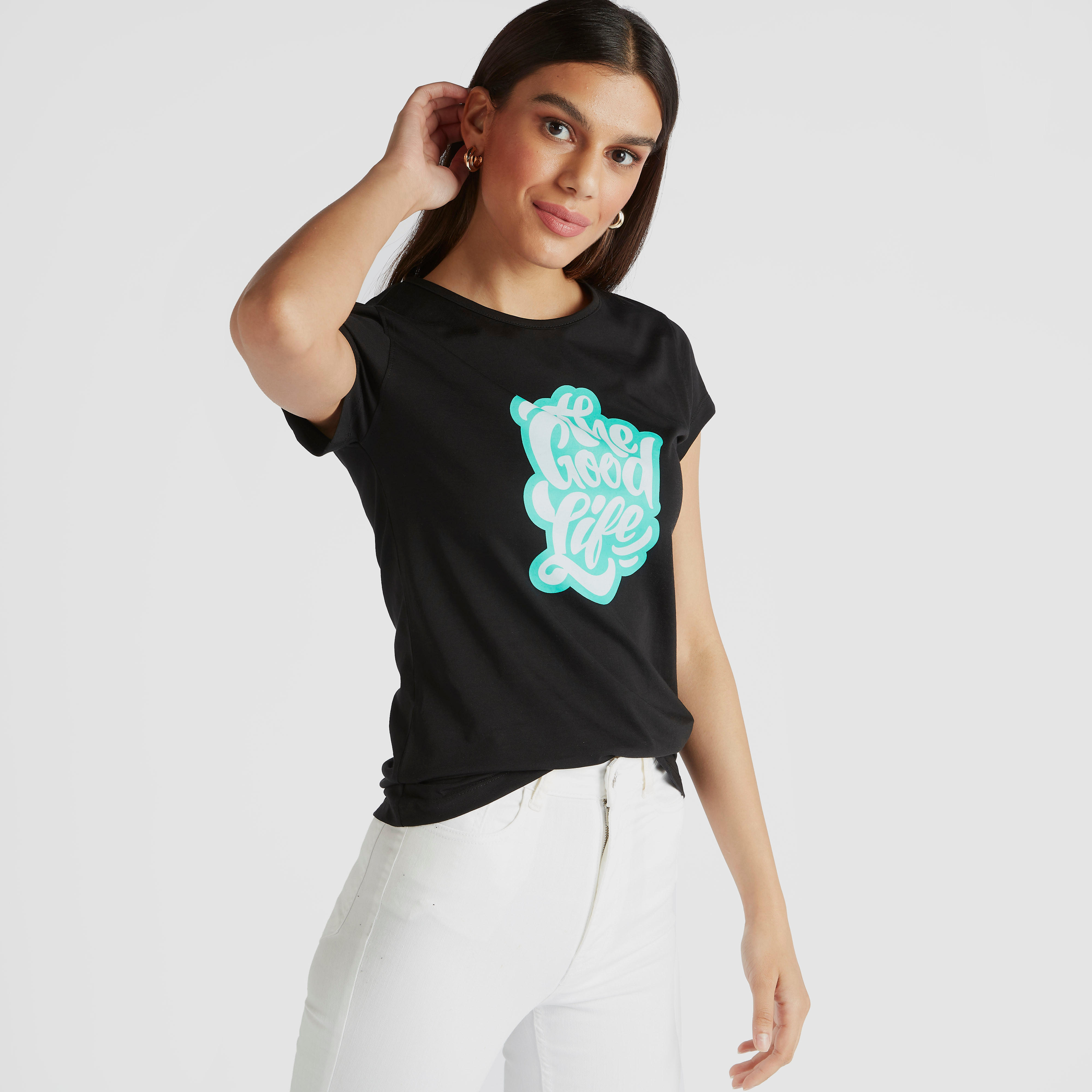 تيشيرت بياقة ضيّقة وأكمام كاب وطبعات شعار-women-clothing-tshirts-image-3