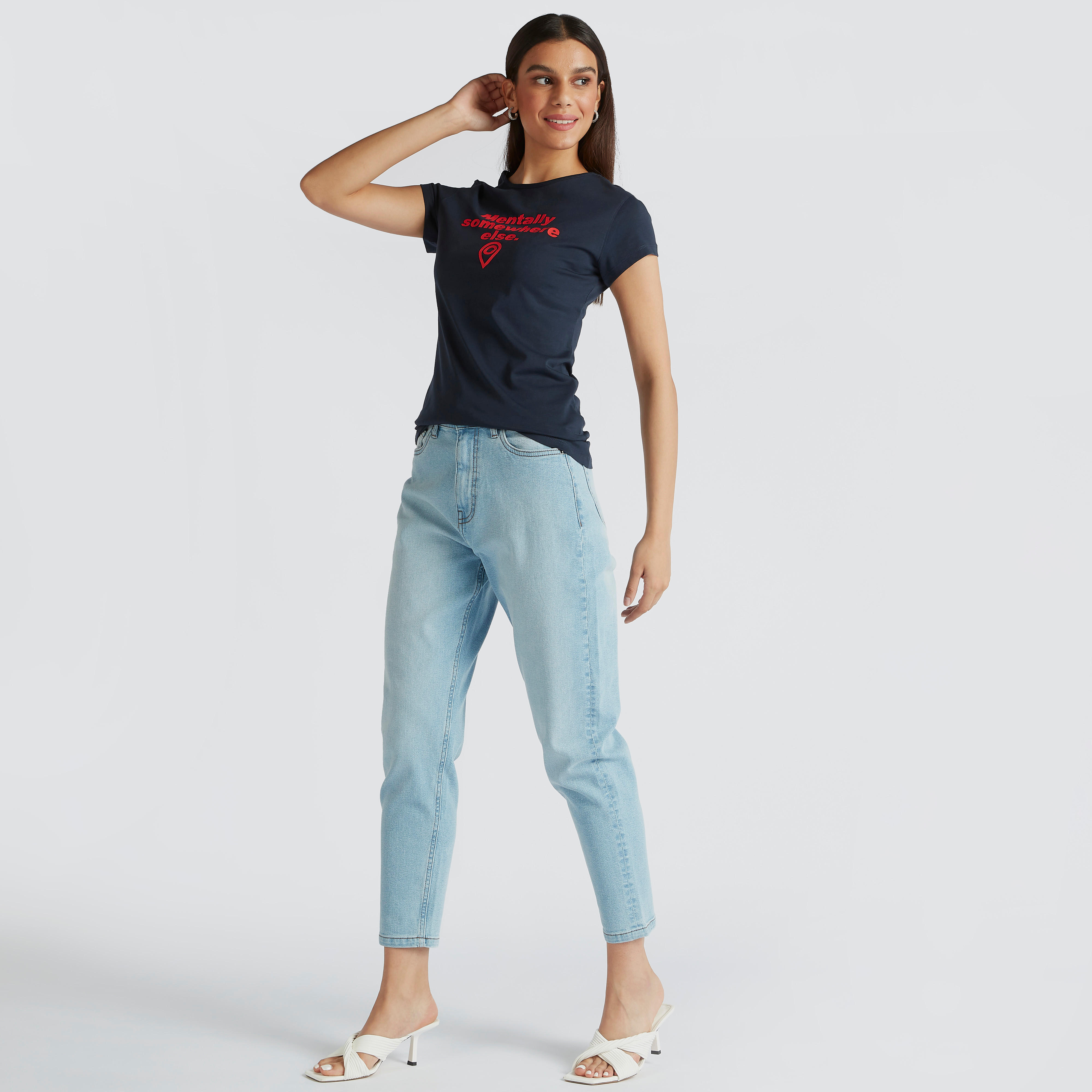 تيشيرت بياقة ضيّقة وأكمام كاب وطبعات-women-clothing-tshirts-image-4