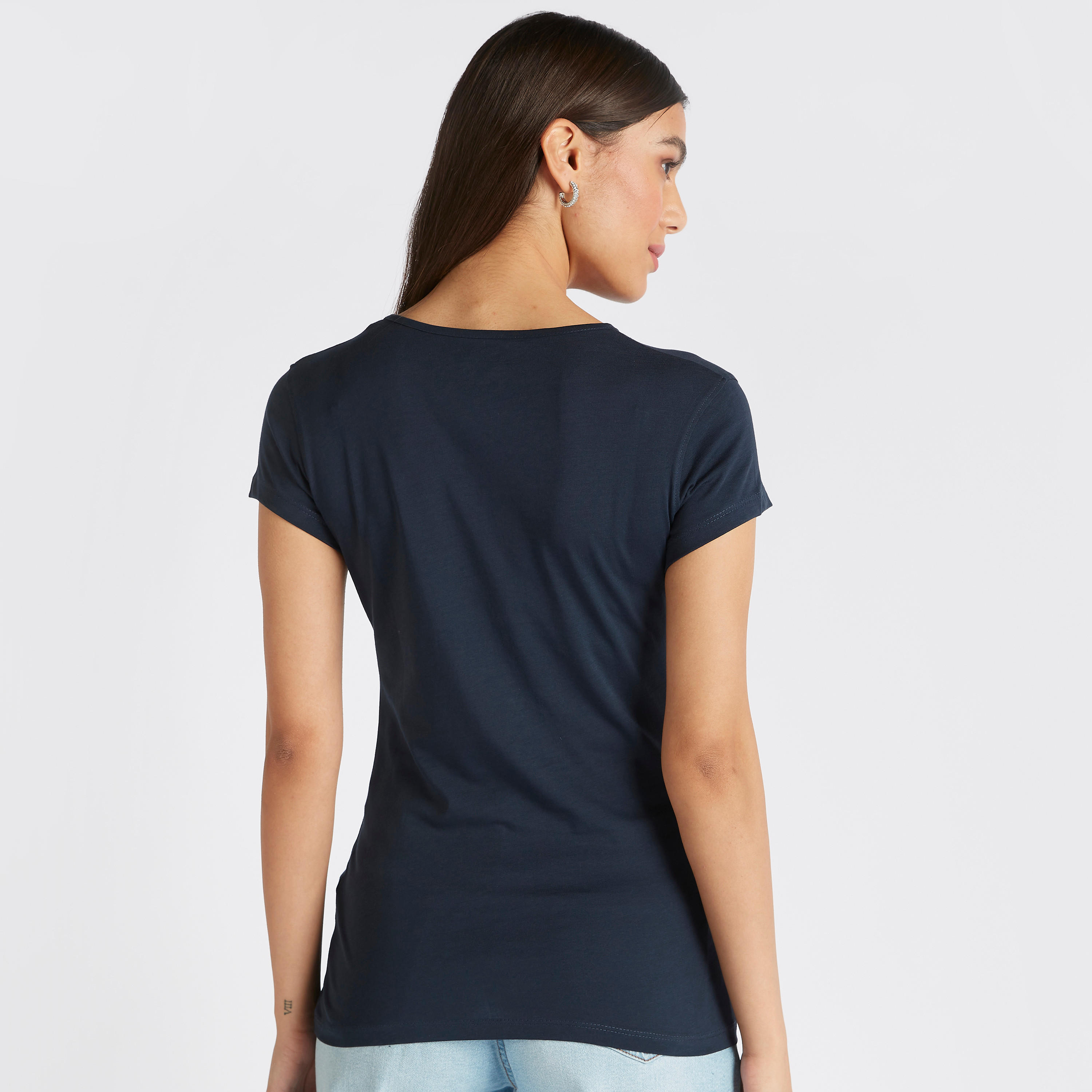 تيشيرت بياقة ضيّقة وأكمام كاب وطبعات-women-clothing-tshirts-image-2