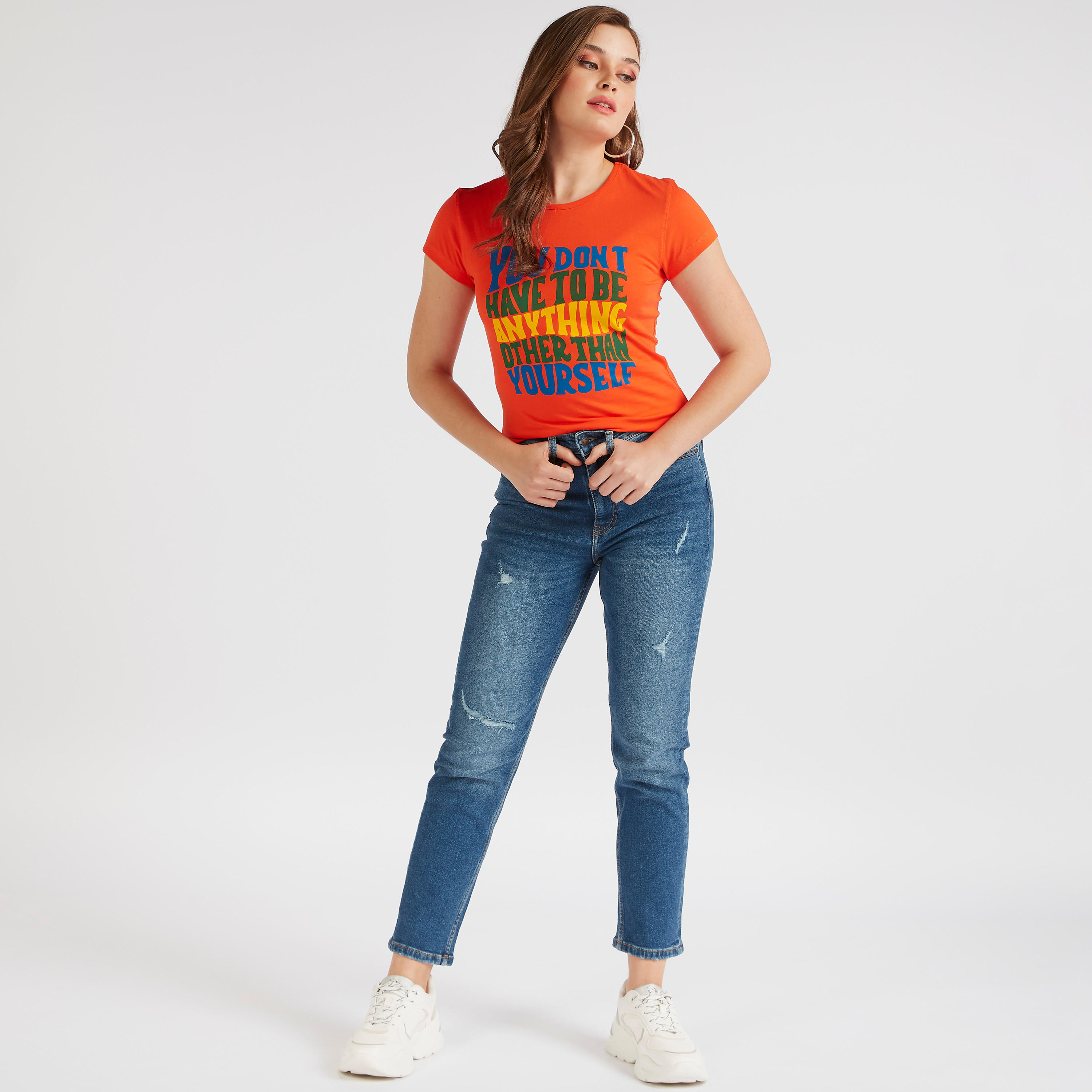 تيشيرت بياقة ضيّقة وأكمام كَاب وطبعات-women-clothing-tshirts-image-2