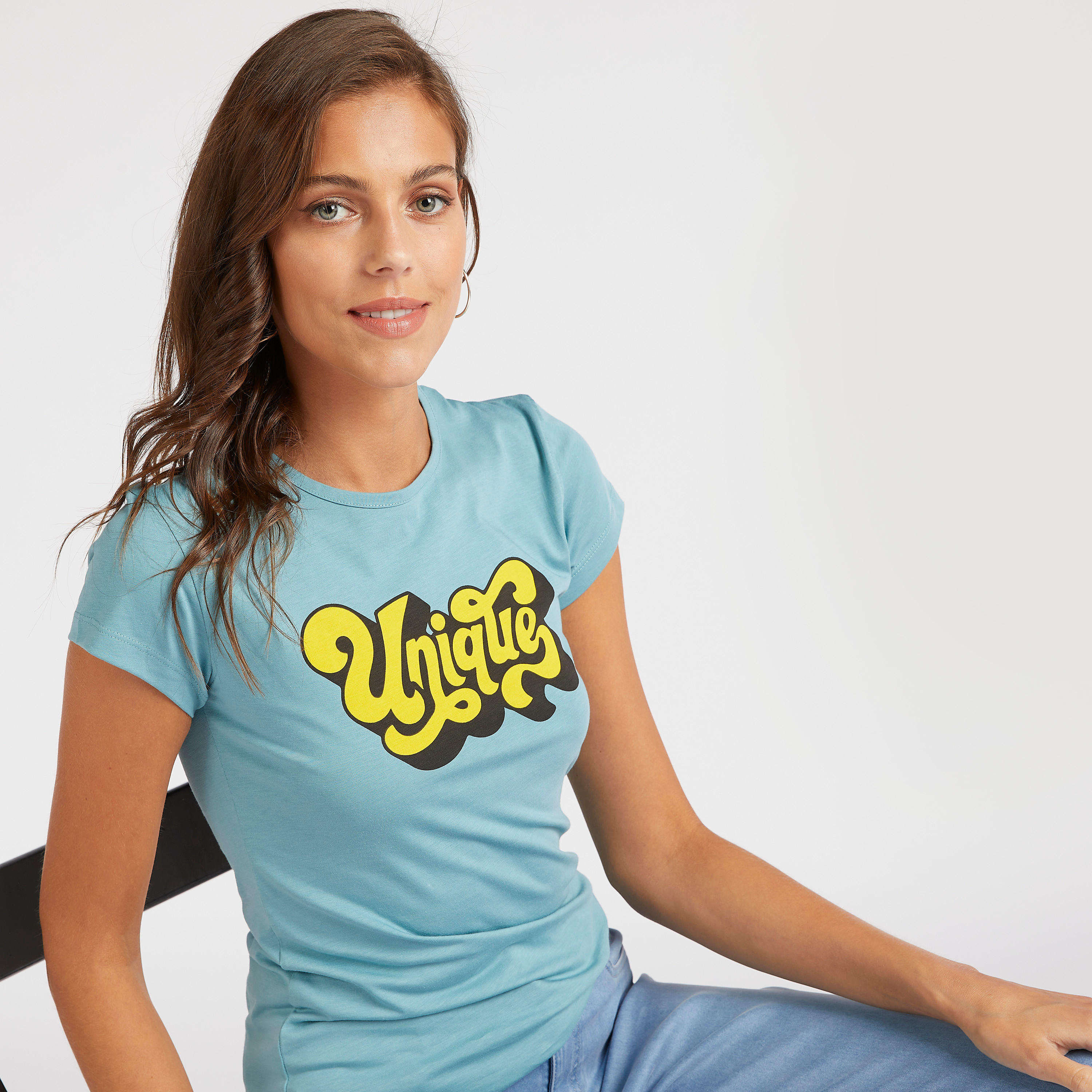 تيشيرت بياقة ضيّقة وأكمام كاب وطبعات-women-clothing-tshirts-image-1