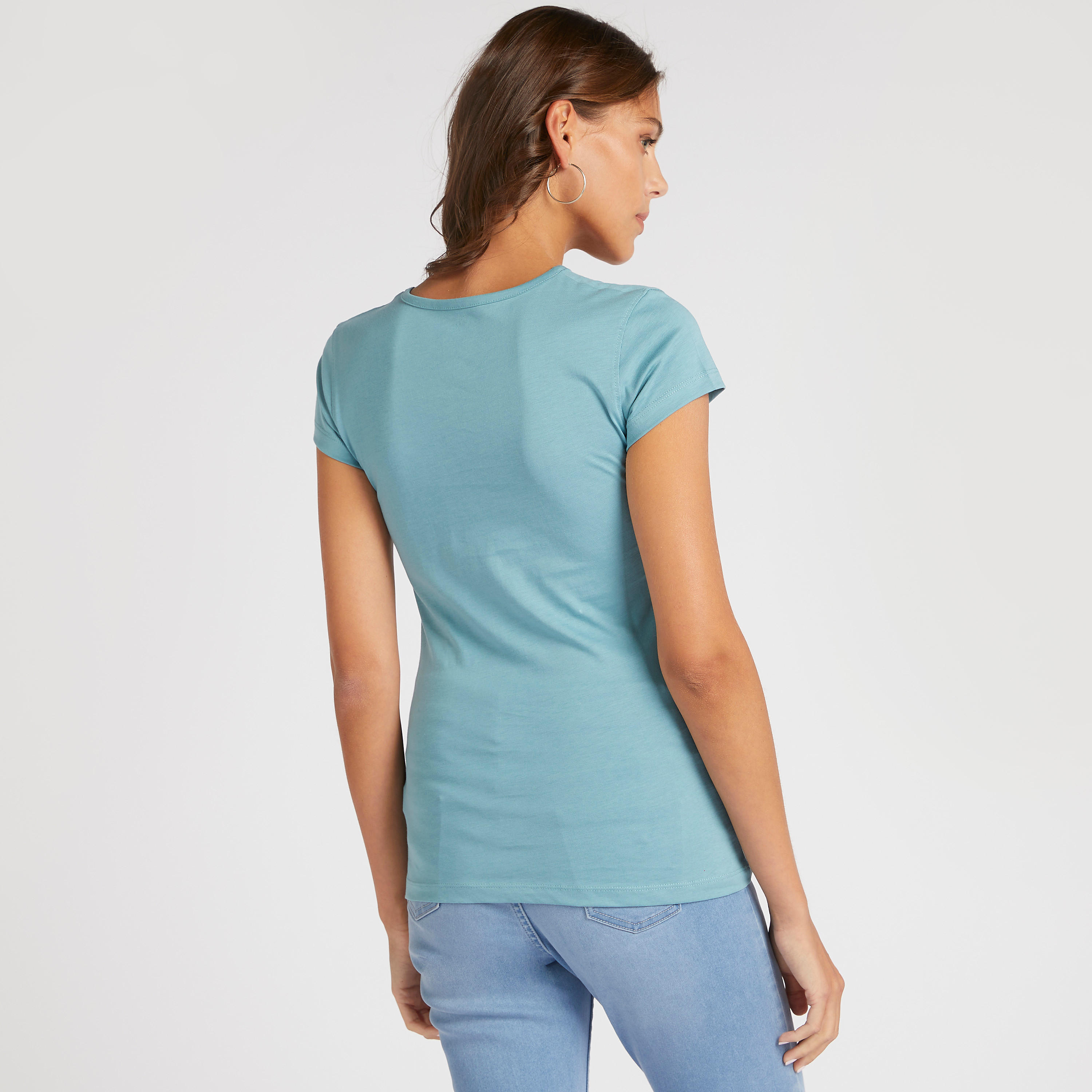 تيشيرت بياقة ضيّقة وأكمام كاب وطبعات-women-clothing-tshirts-image-4