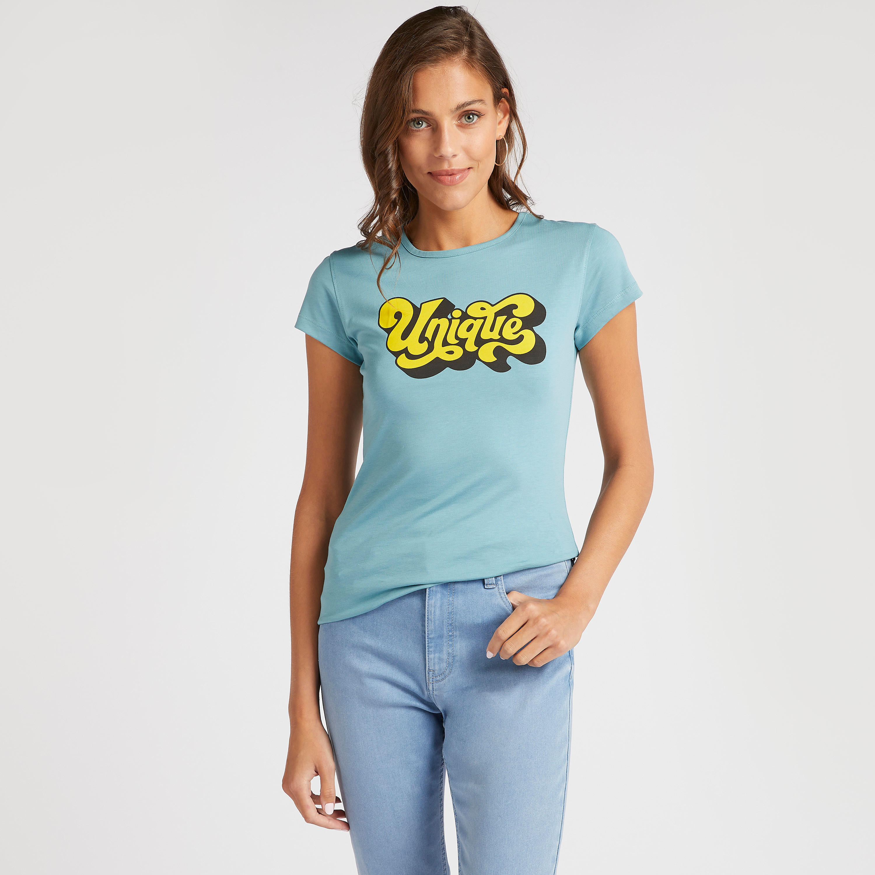 تيشيرت بياقة ضيّقة وأكمام كاب وطبعات-women-clothing-tshirts-image-5