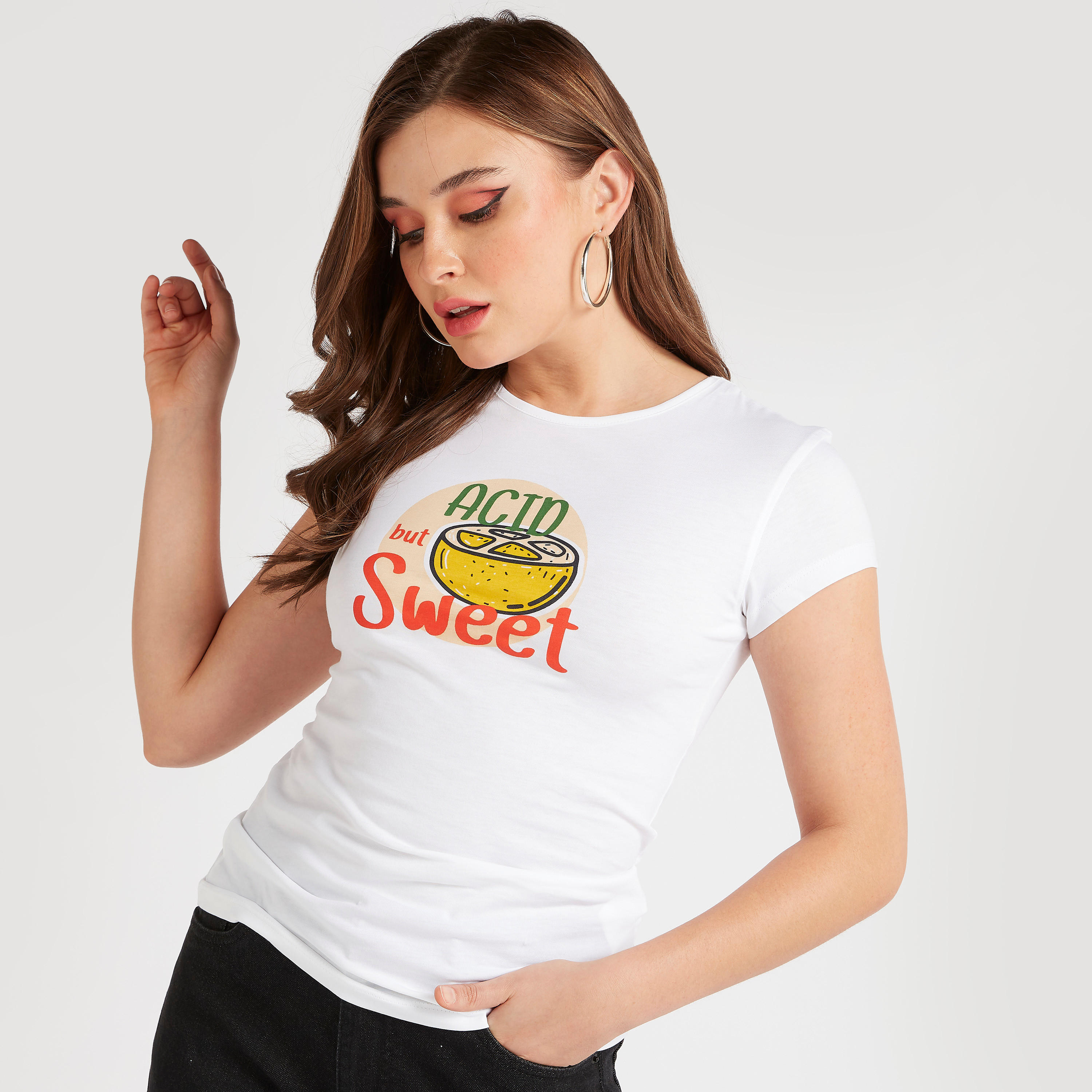 تيشيرت بياقة ضيّقة وأكمام كاب وطَبعات-women-clothing-tshirts-image-1