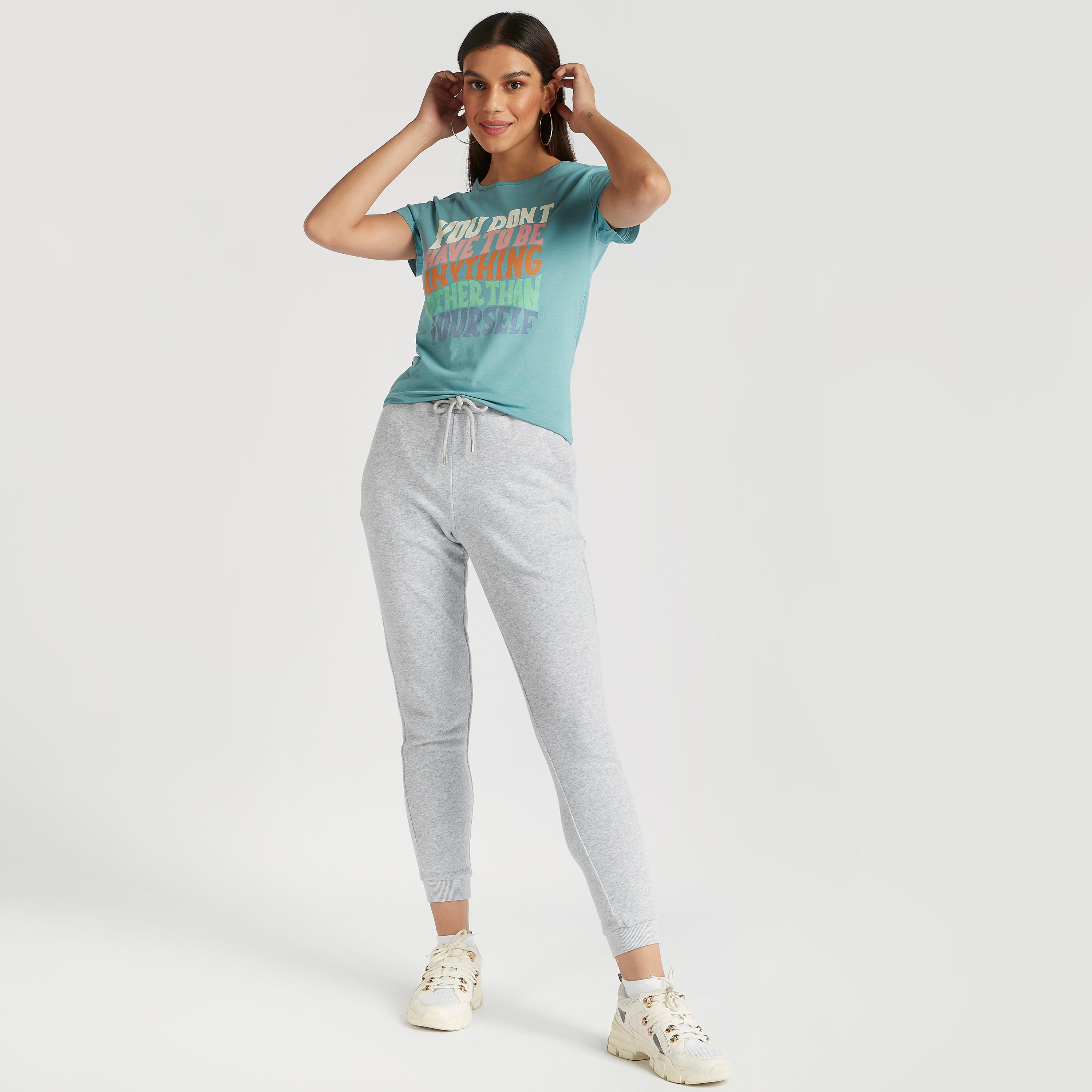 تيشيرت بياقة ضيّقة وأكمام كاب وطبعات-women-clothing-tshirts-image-2