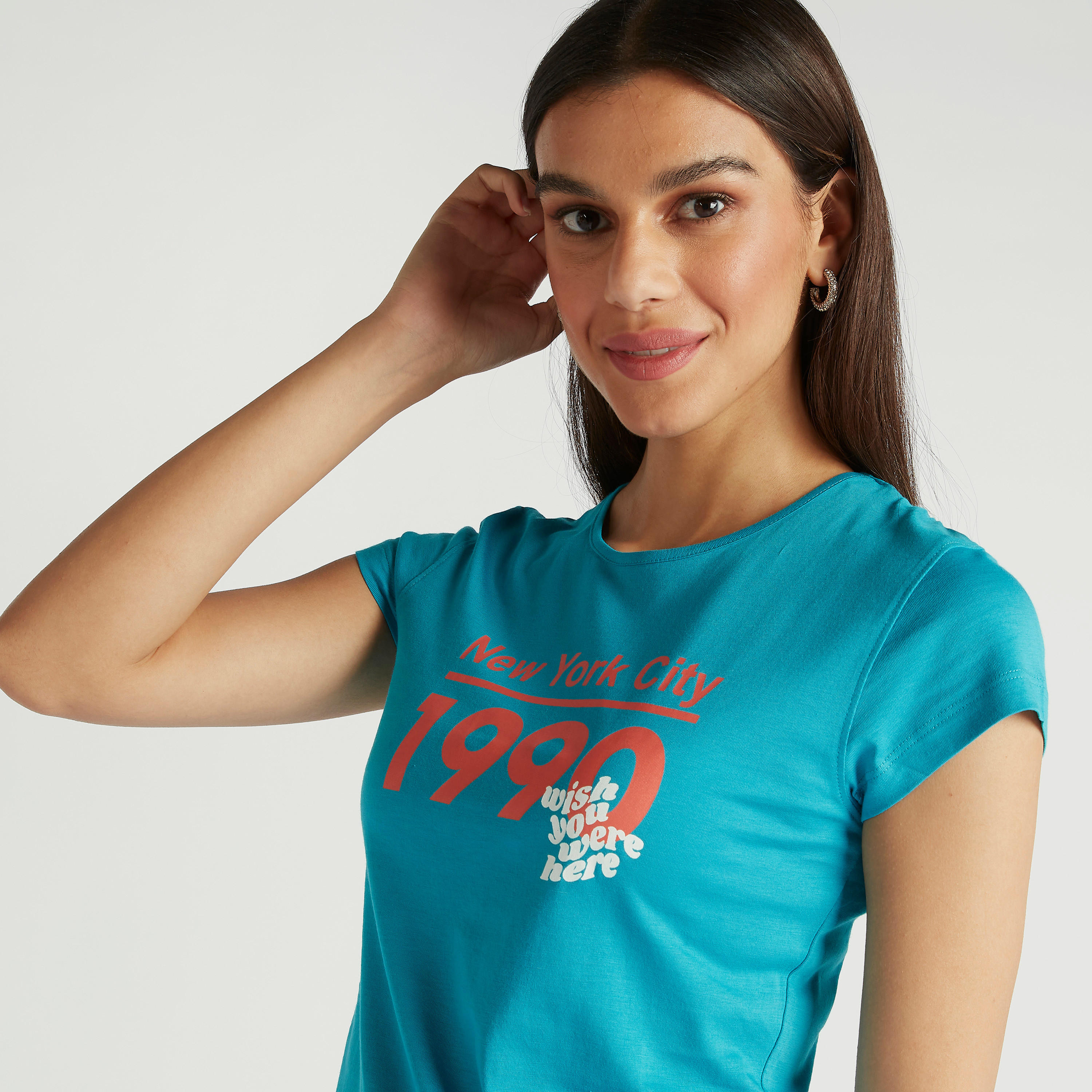 تيشيرت بياقة ضيّقة وأكمام كاب وطبعات-women-clothing-tshirts-image-1