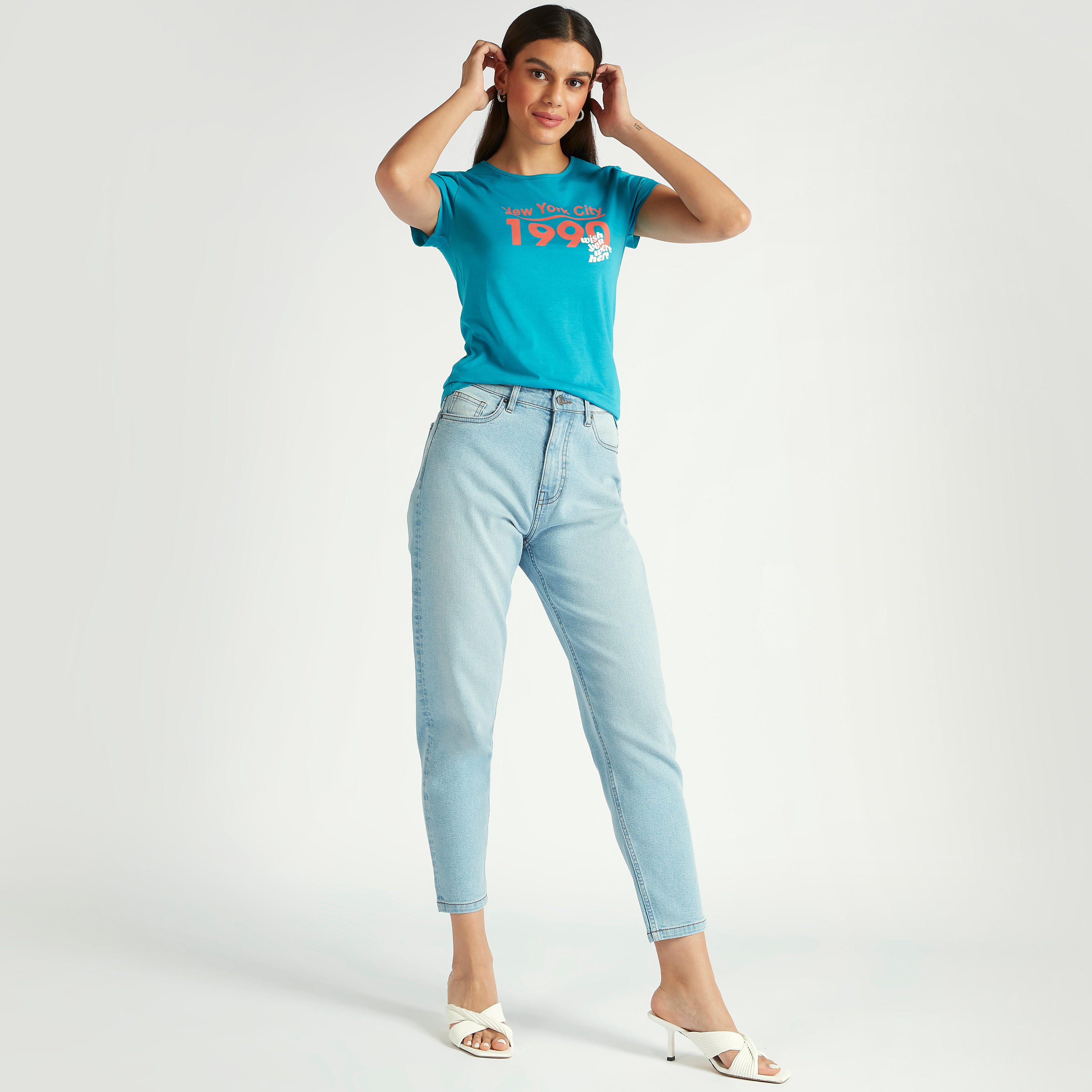 تيشيرت بياقة ضيّقة وأكمام كاب وطبعات-women-clothing-tshirts-image-3