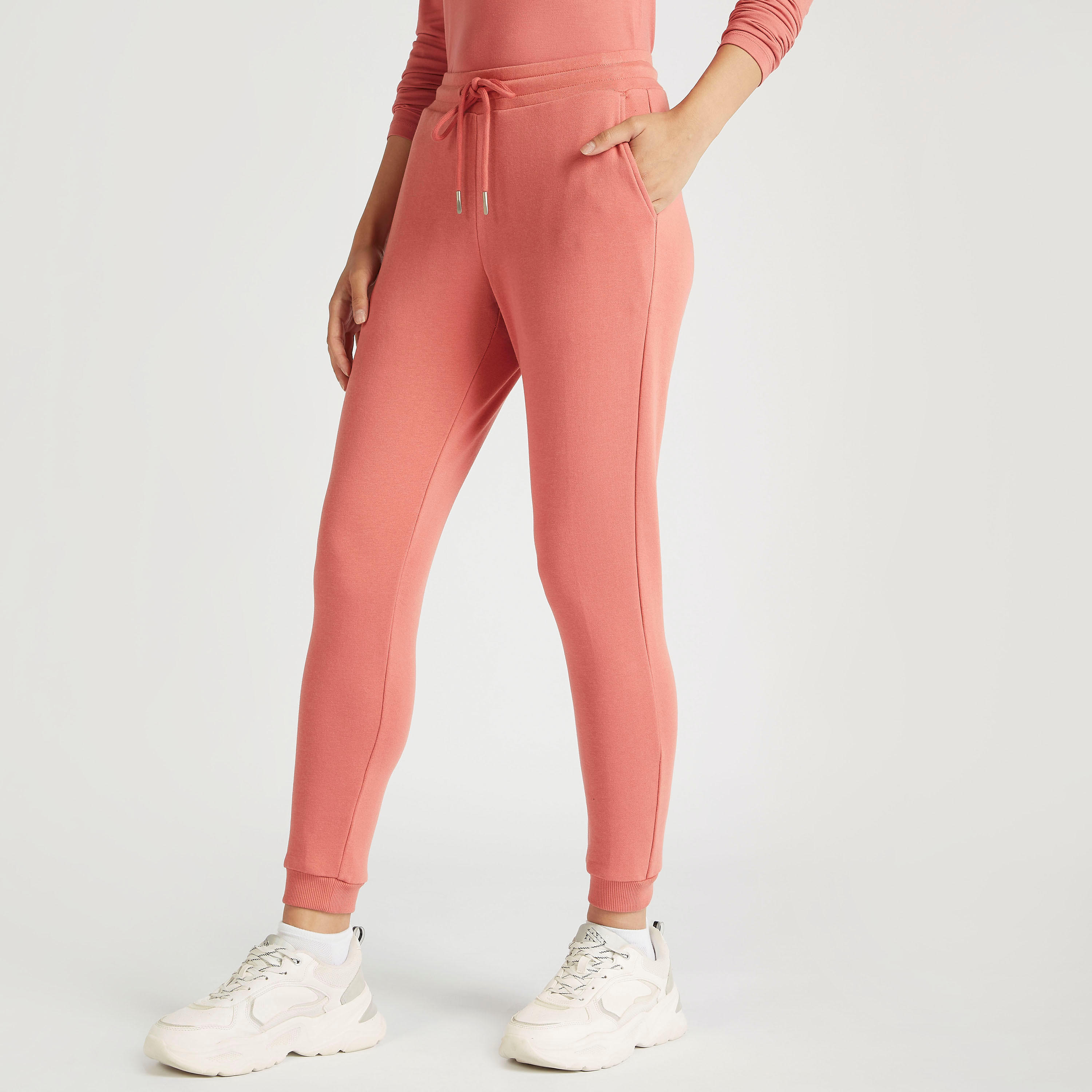 بنطلون رياضي سادة بخصر فليكسي وجيوب ورباط إغلاق-women-clothing-bottoms-joggers-image-4