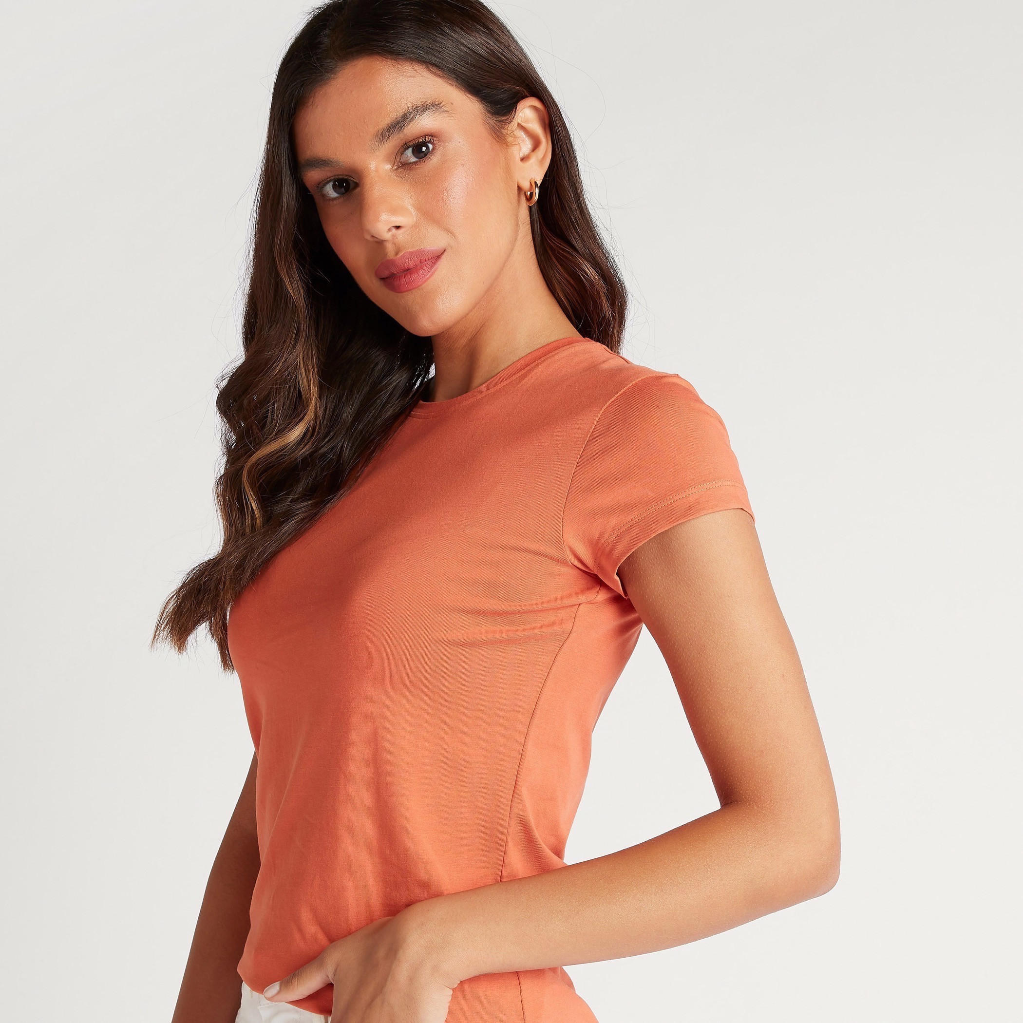 تيشيرت سادة بياقة ضيّقة وأكمام كاب-women-clothing-tshirts-image-2