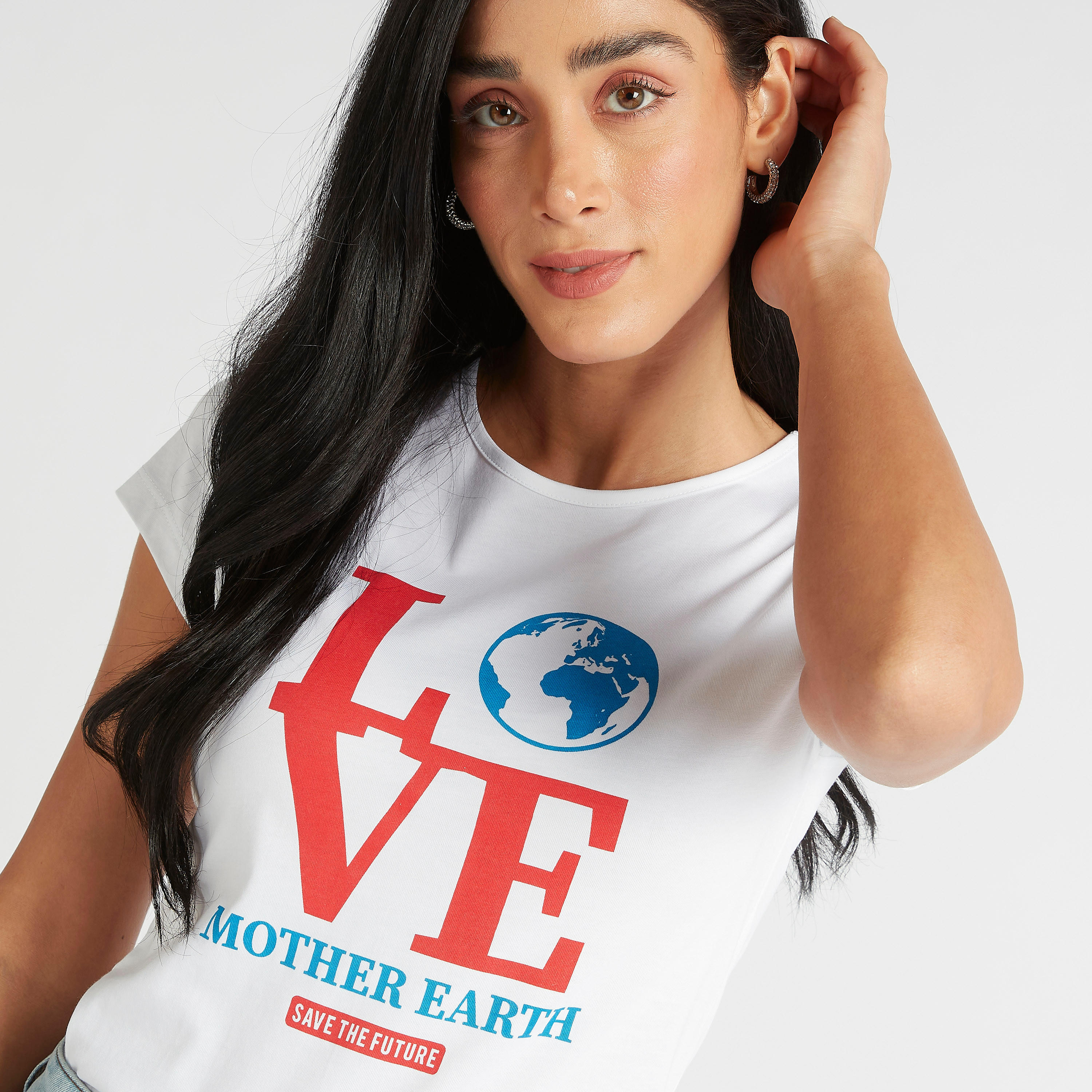 تيشيرت بياقة ضيّقة وأكمام كاب وطبعات-women-clothing-tshirts-image-3