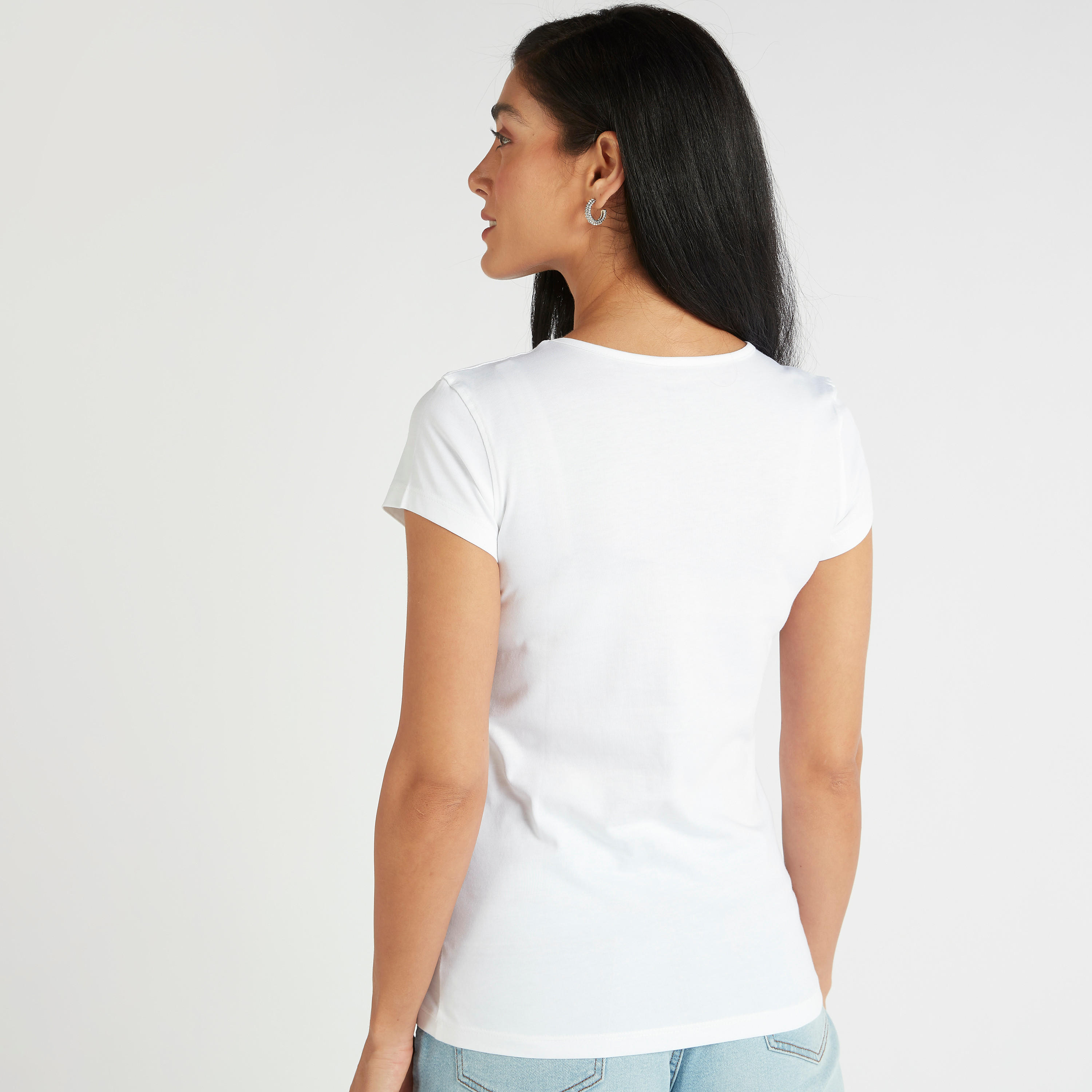 تيشيرت بياقة ضيّقة وأكمام كاب وطبعات-women-clothing-tshirts-image-4