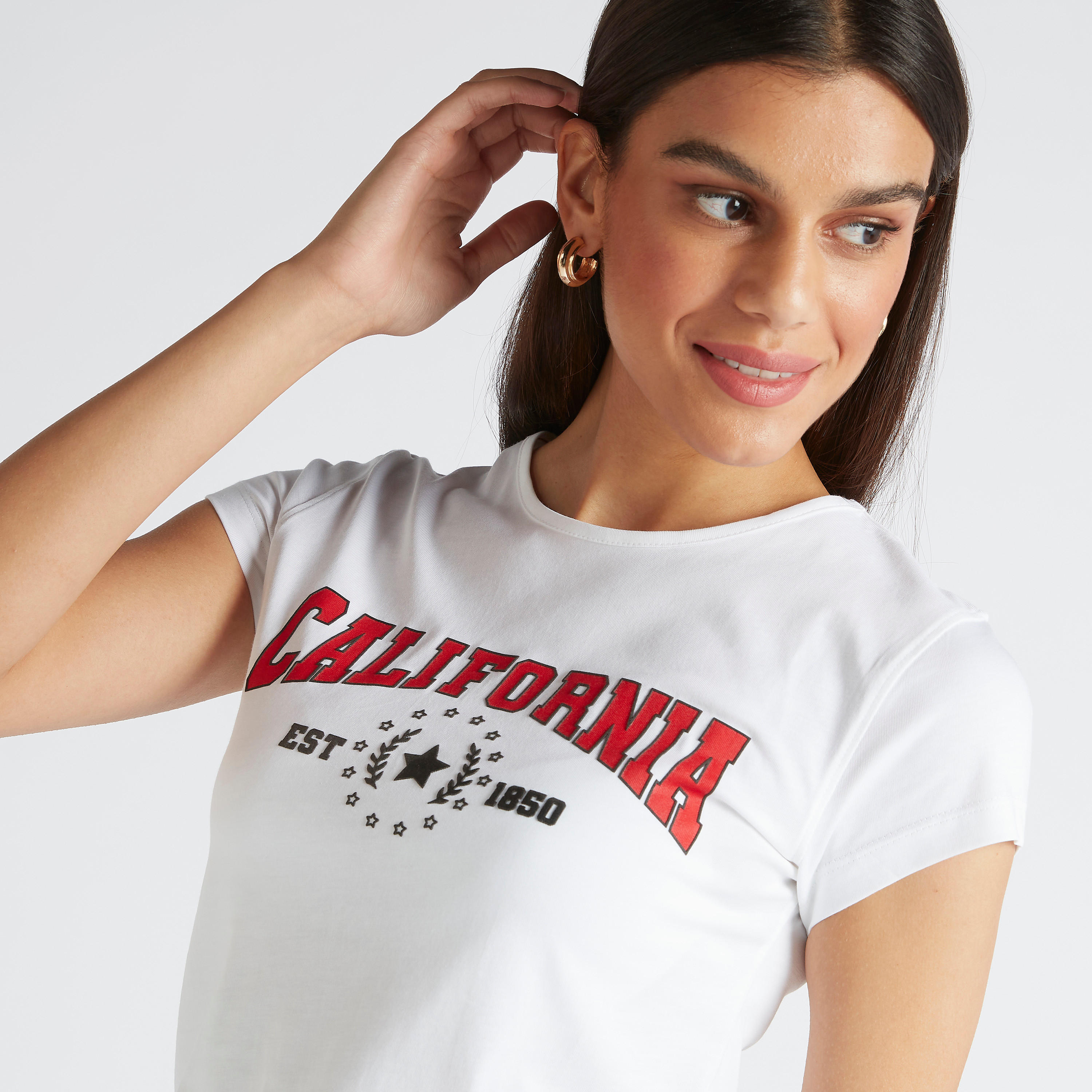 تيشيرت بياقة ضيّقة وأكمام كاب وطَبعات-women-clothing-tshirts-image-5