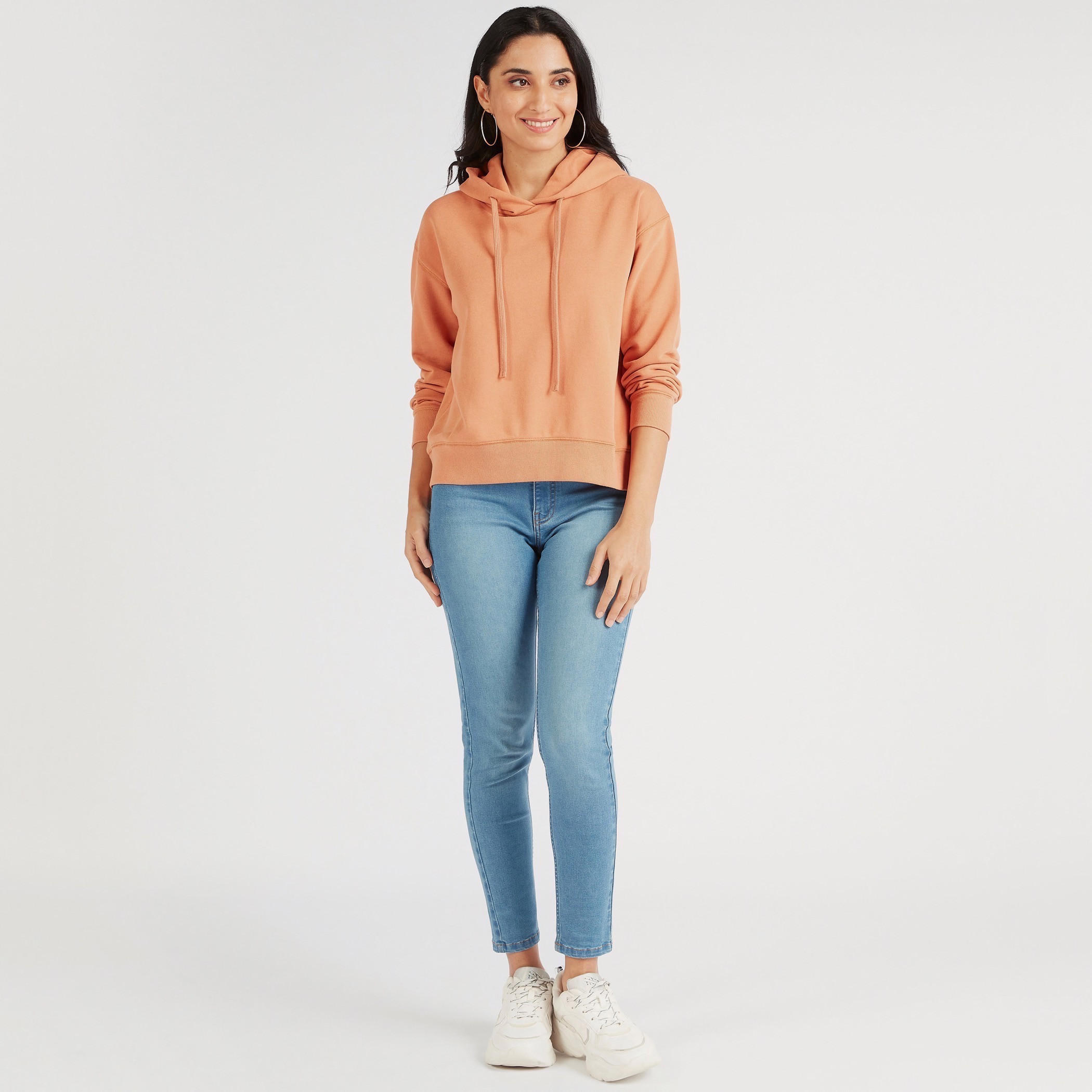 سويت شيرت سادة بقبّعة وأكمام طويلة-women-clothing-hoodiesandsweatshirts-sweatshirts-image-2