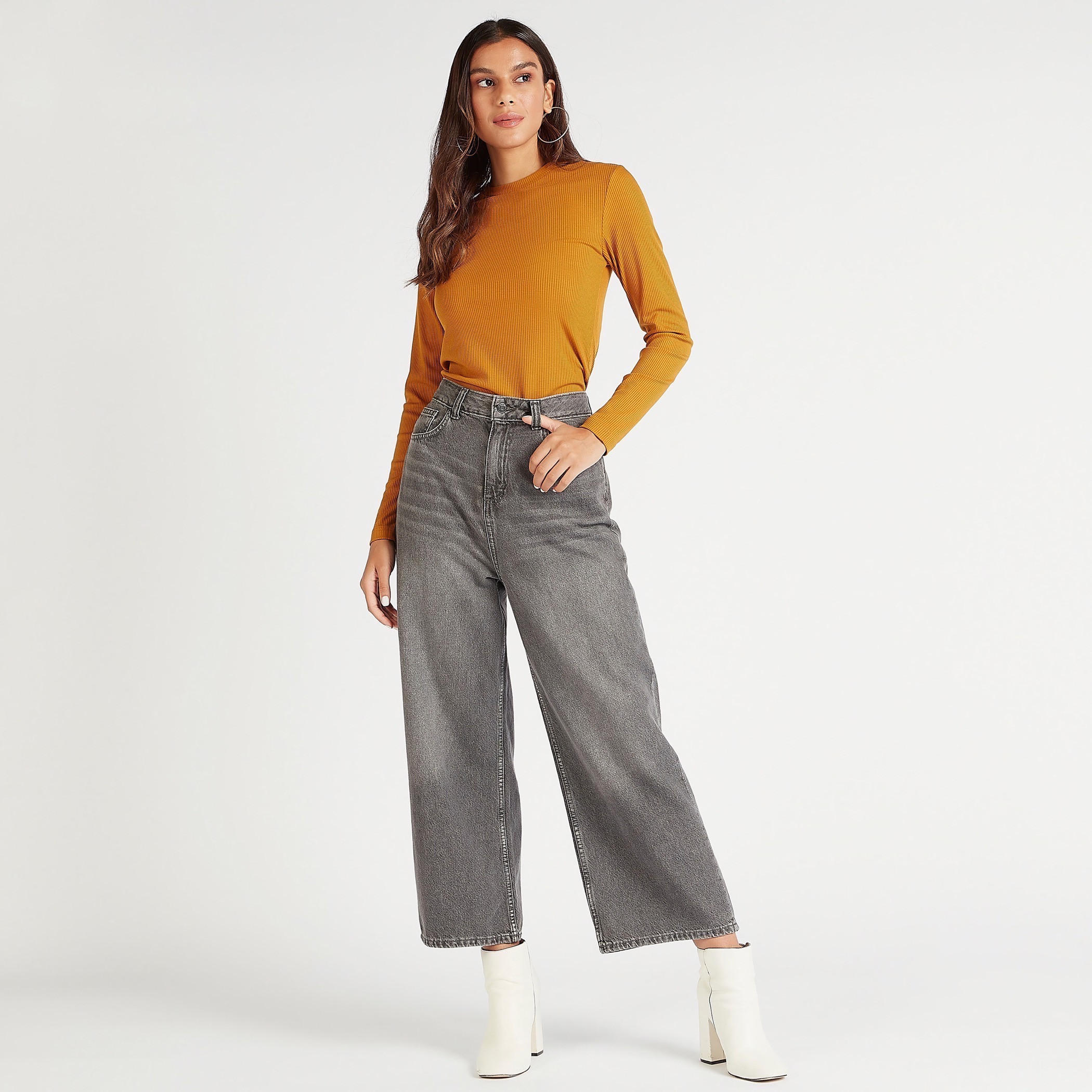 تيشيرت بارز الملمس بياقة ضيّقة وأكمام طويلة-women-clothing-tshirts-image-2
