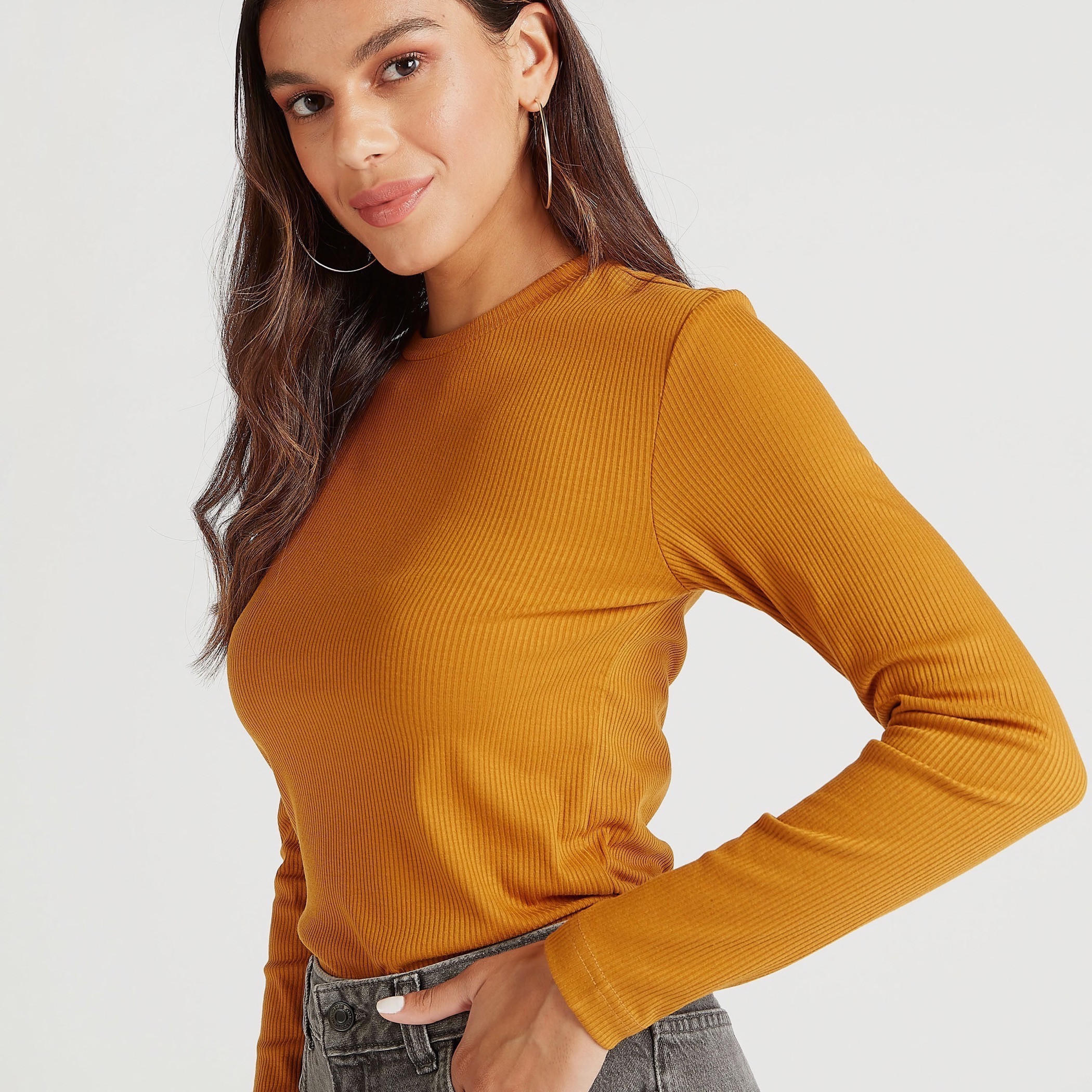 تيشيرت بارز الملمس بياقة ضيّقة وأكمام طويلة-women-clothing-tshirts-image-3
