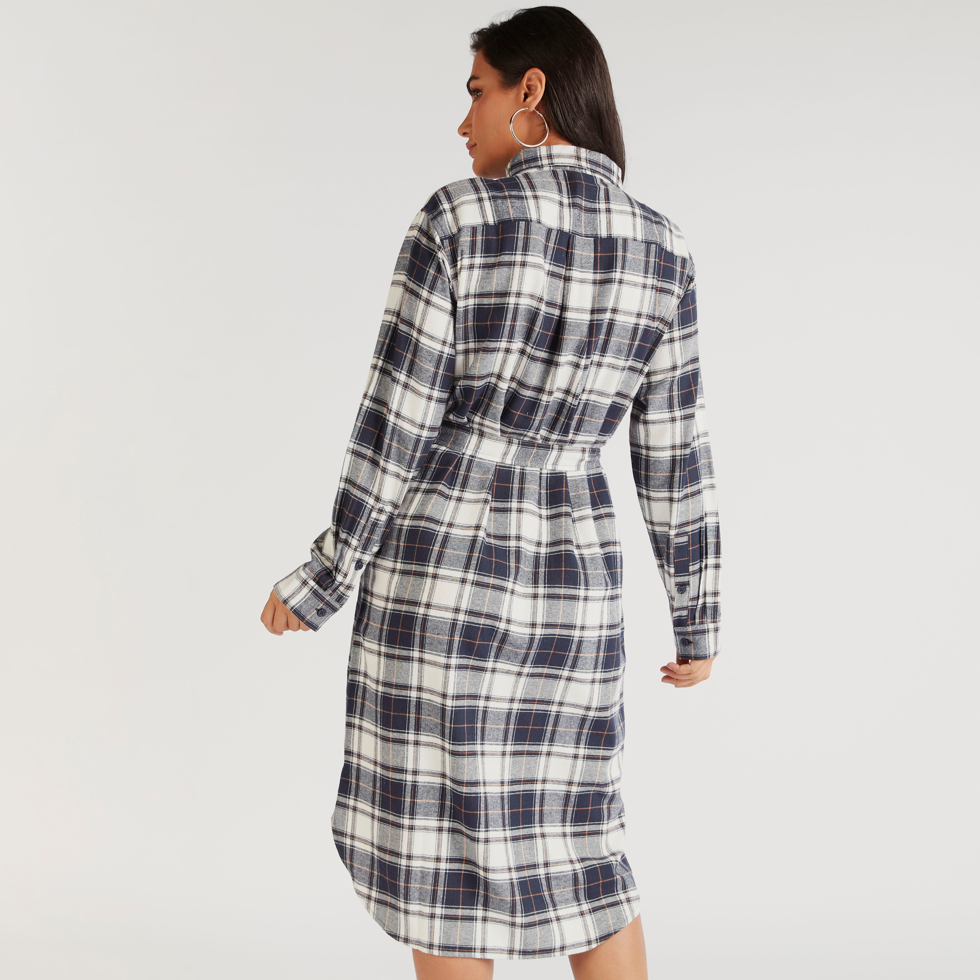 فستان قميص كاروهات ميدي برباط وياقة عادية-women-clothing-dresses-image-4