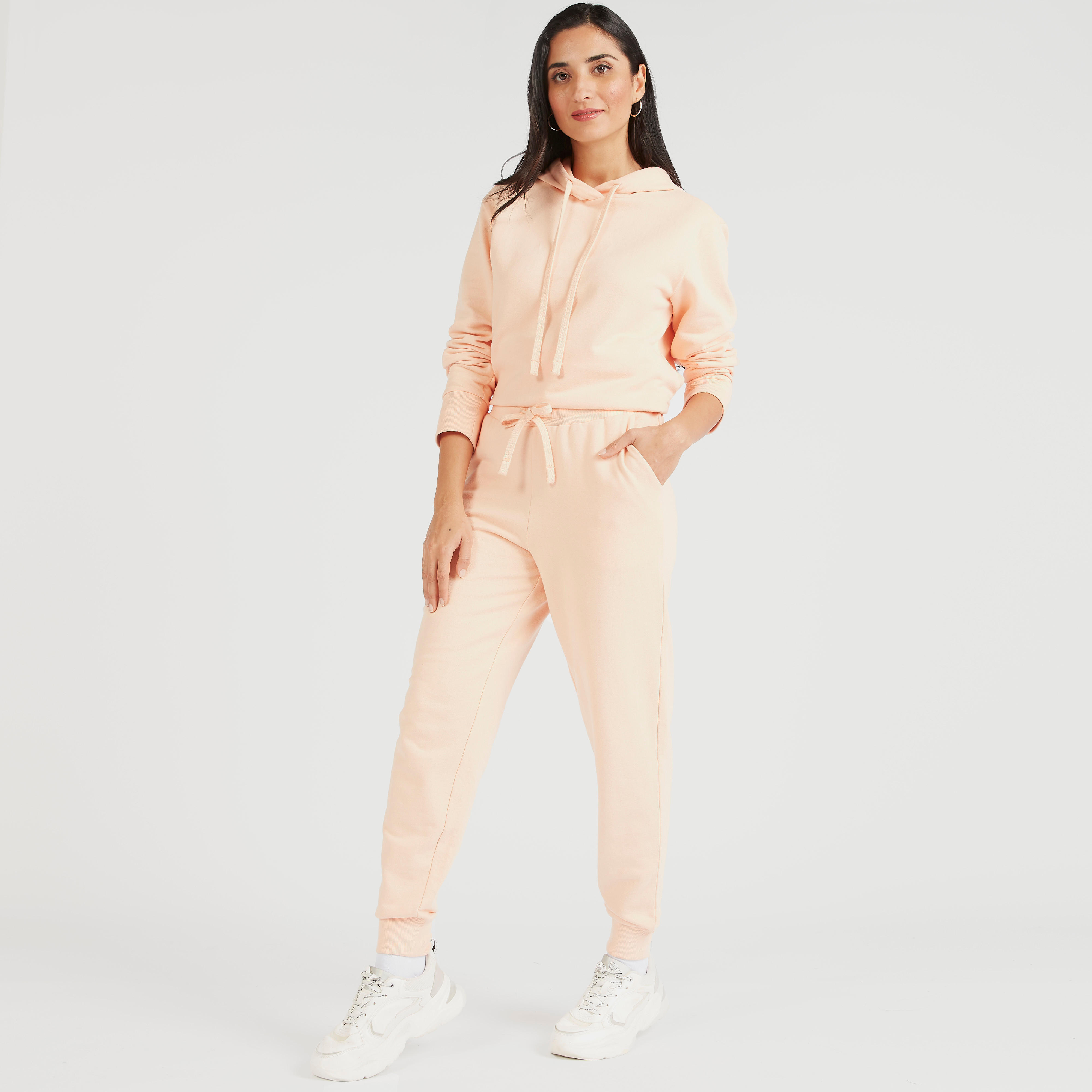 سويت شيرت سادة بقبّعة وأكمام طويلة-women-winterwear-hoodiesandsweatshirts-sweatshirts-image-4