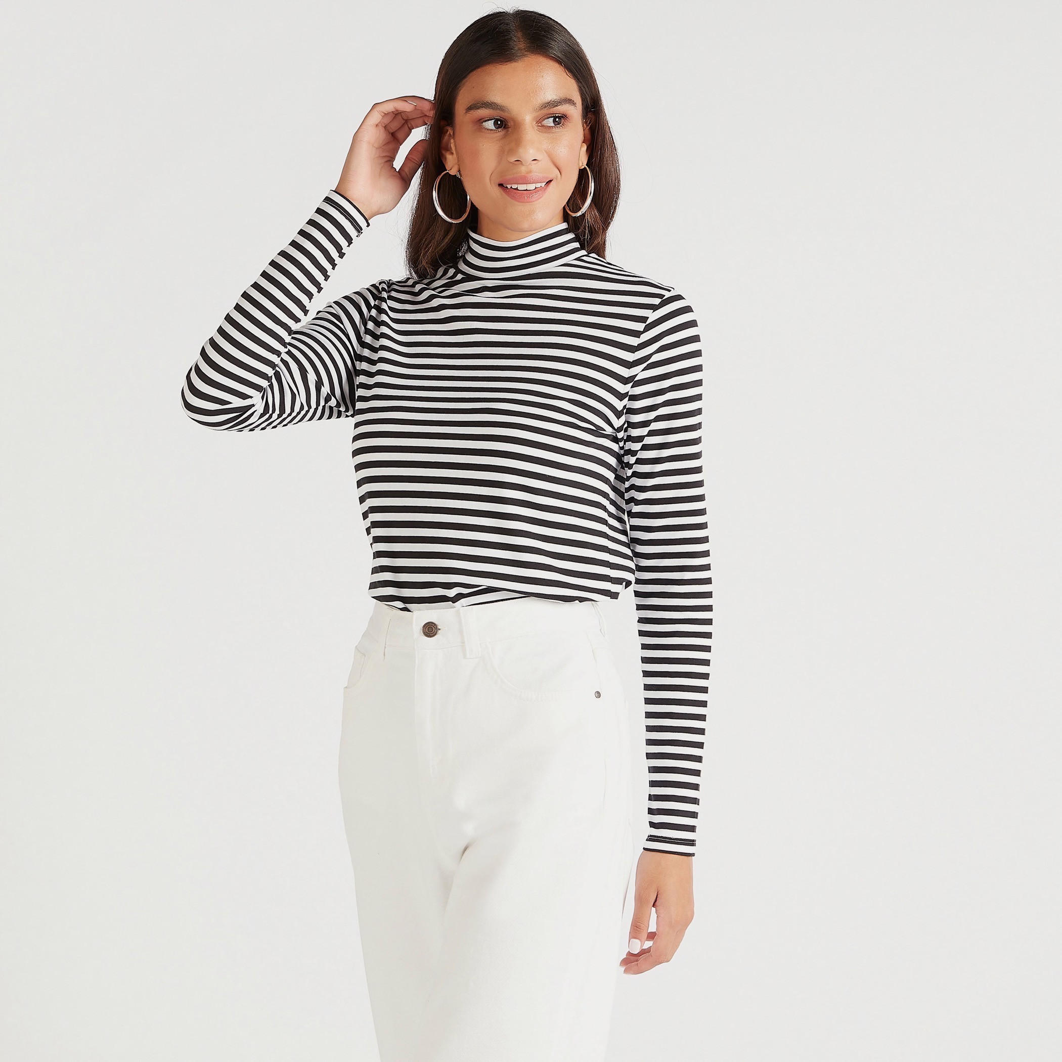 تيشيرت مخطّط بياقة عالية وأكمام طويلة-women-clothing-tshirts-image-4