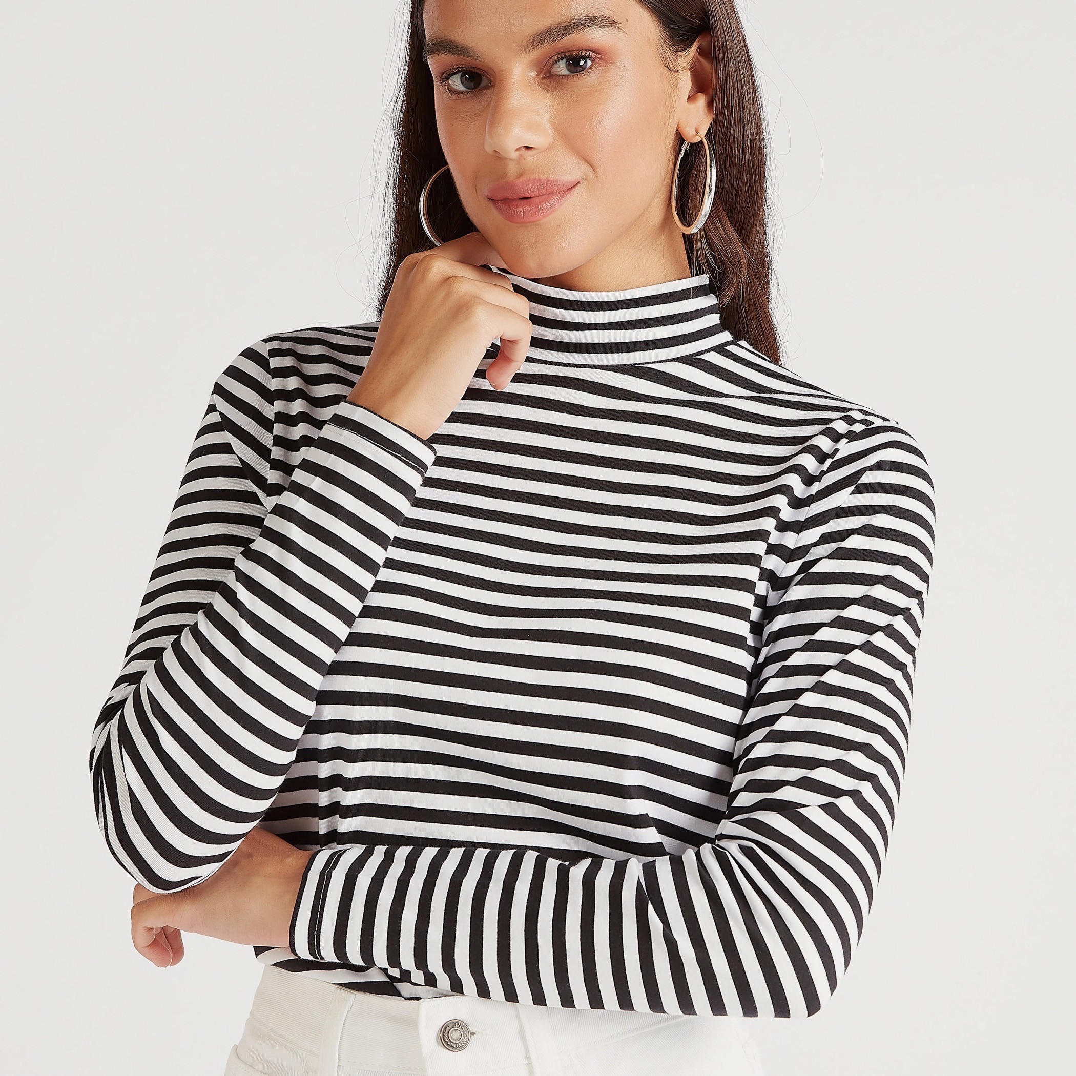 تيشيرت مخطّط بياقة عالية وأكمام طويلة-women-clothing-tshirts-image-2