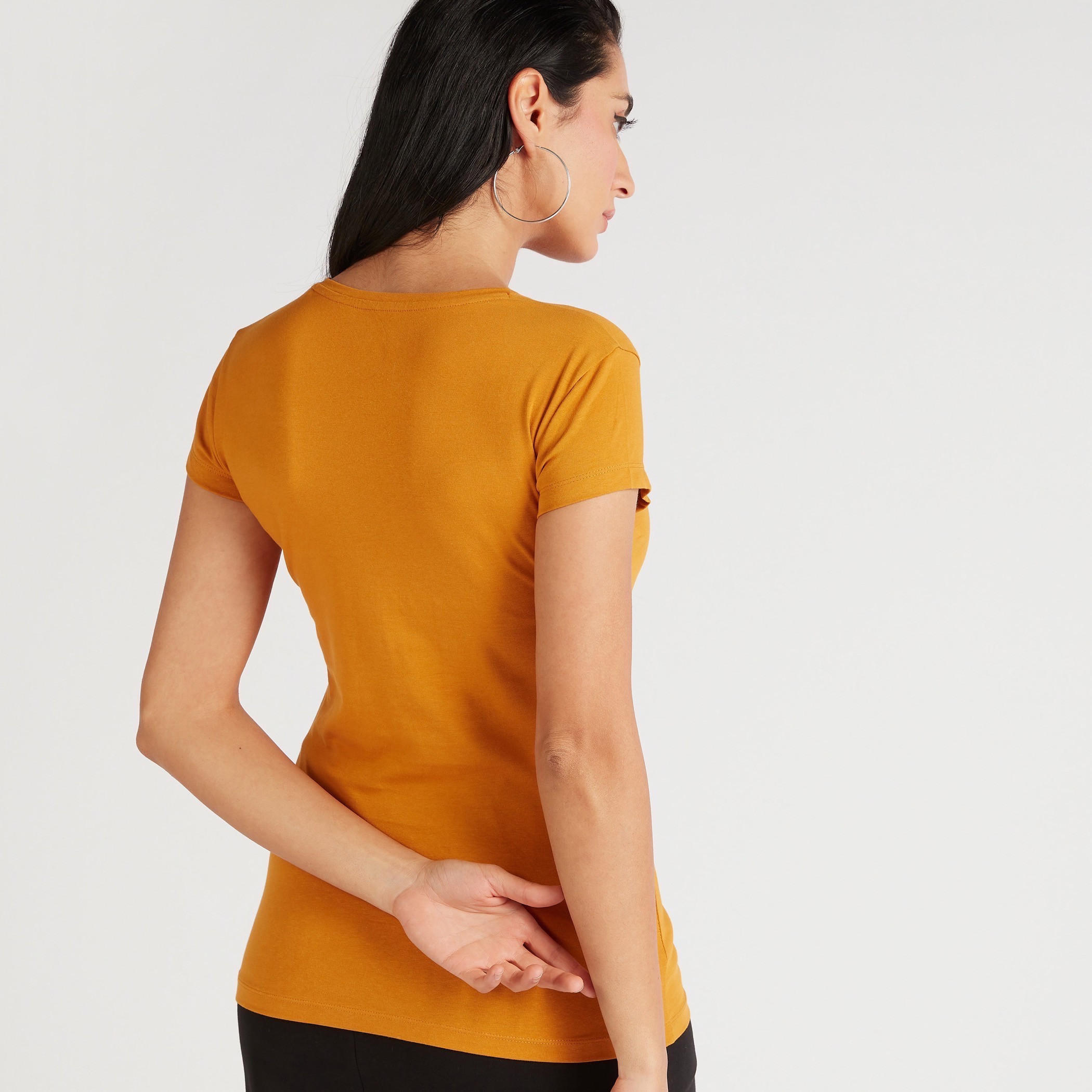 تيشيرت سادة بياقة ضيّقة وأكمام قصيرة-women-clothing-tshirts-image-1
