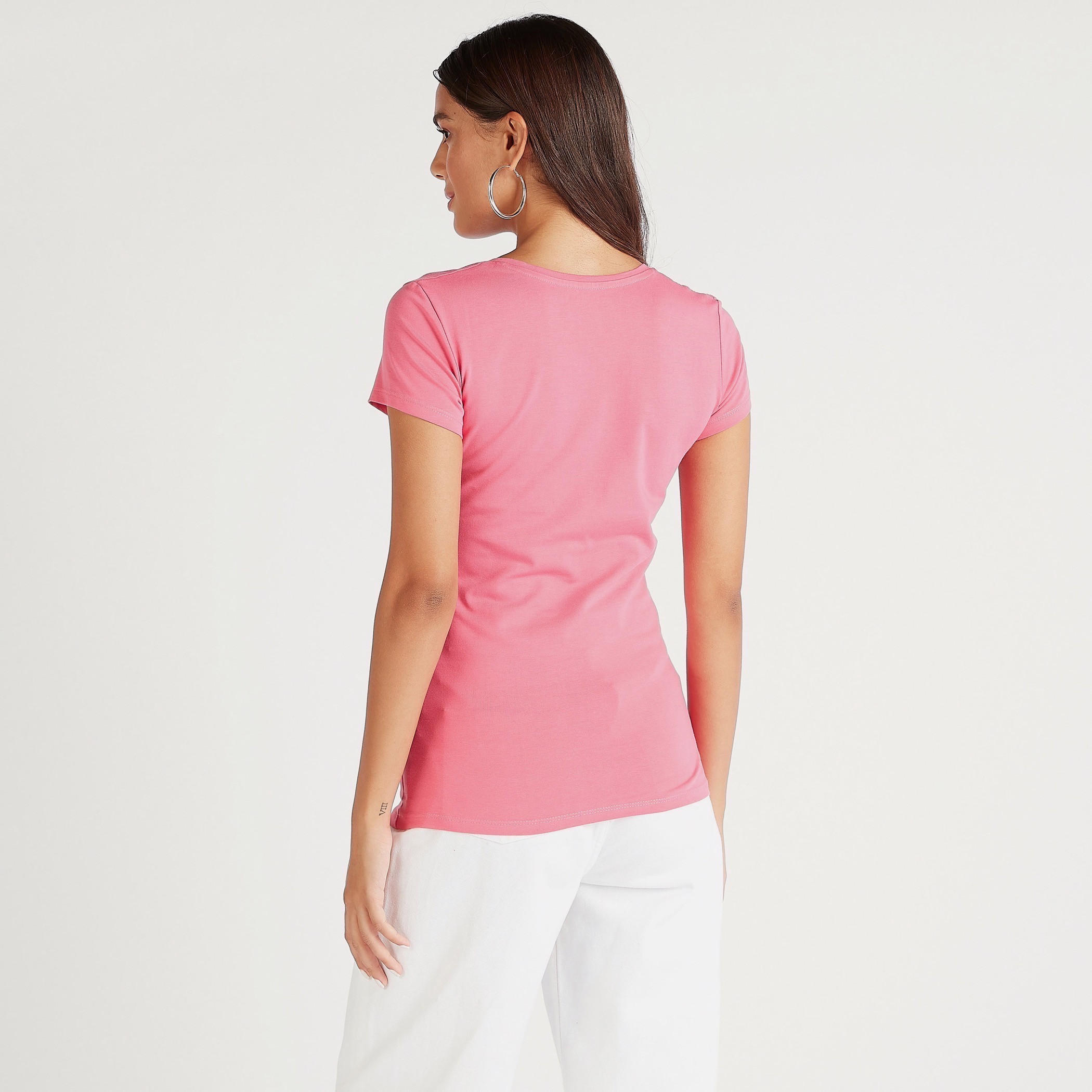 تيشيرت سادة بياقة V وأكمام كاب-women-clothing-tshirts-image-4