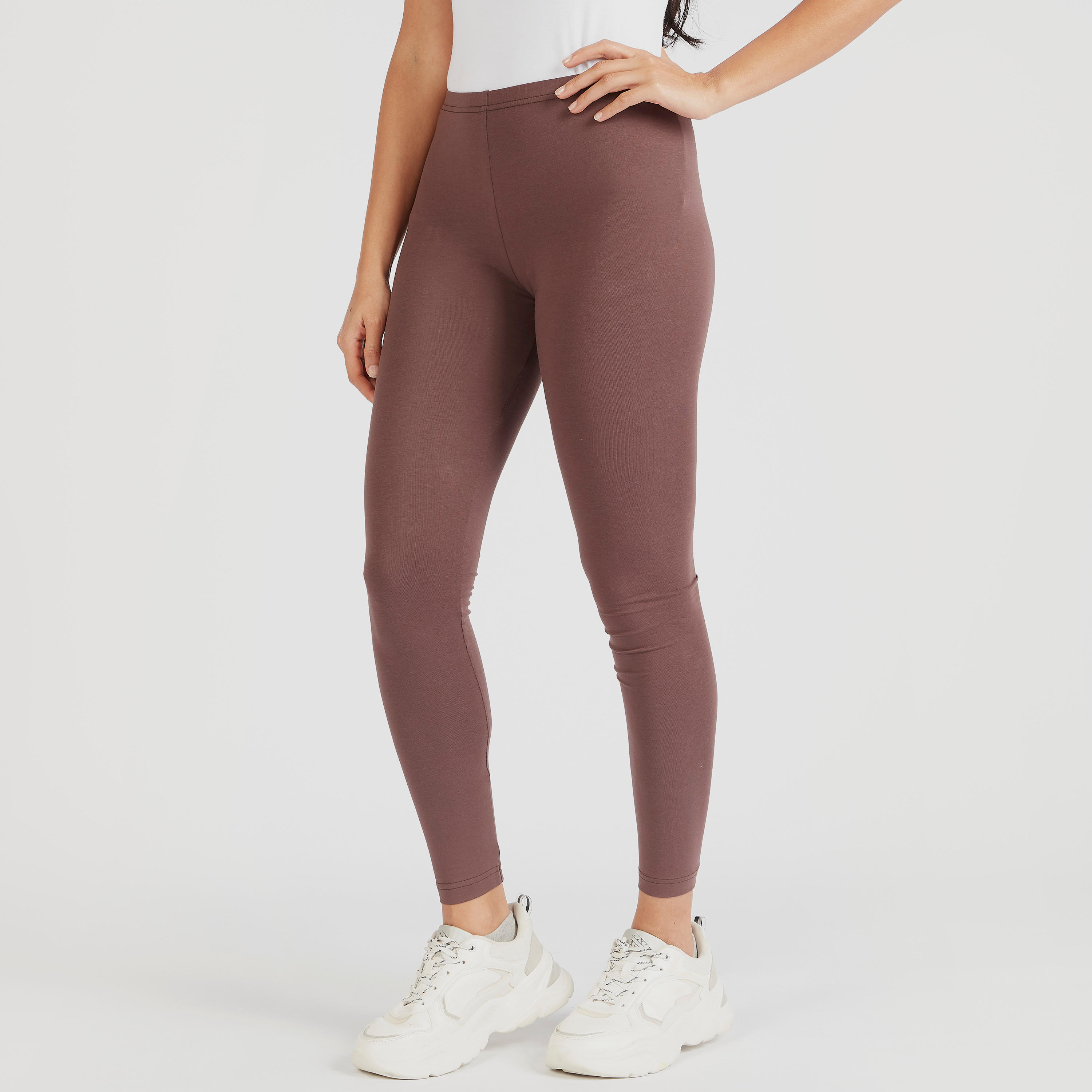 بنطلون ليقنز سادة بخصر مطّاطي-women-clothing-bottoms-leggings-image-4