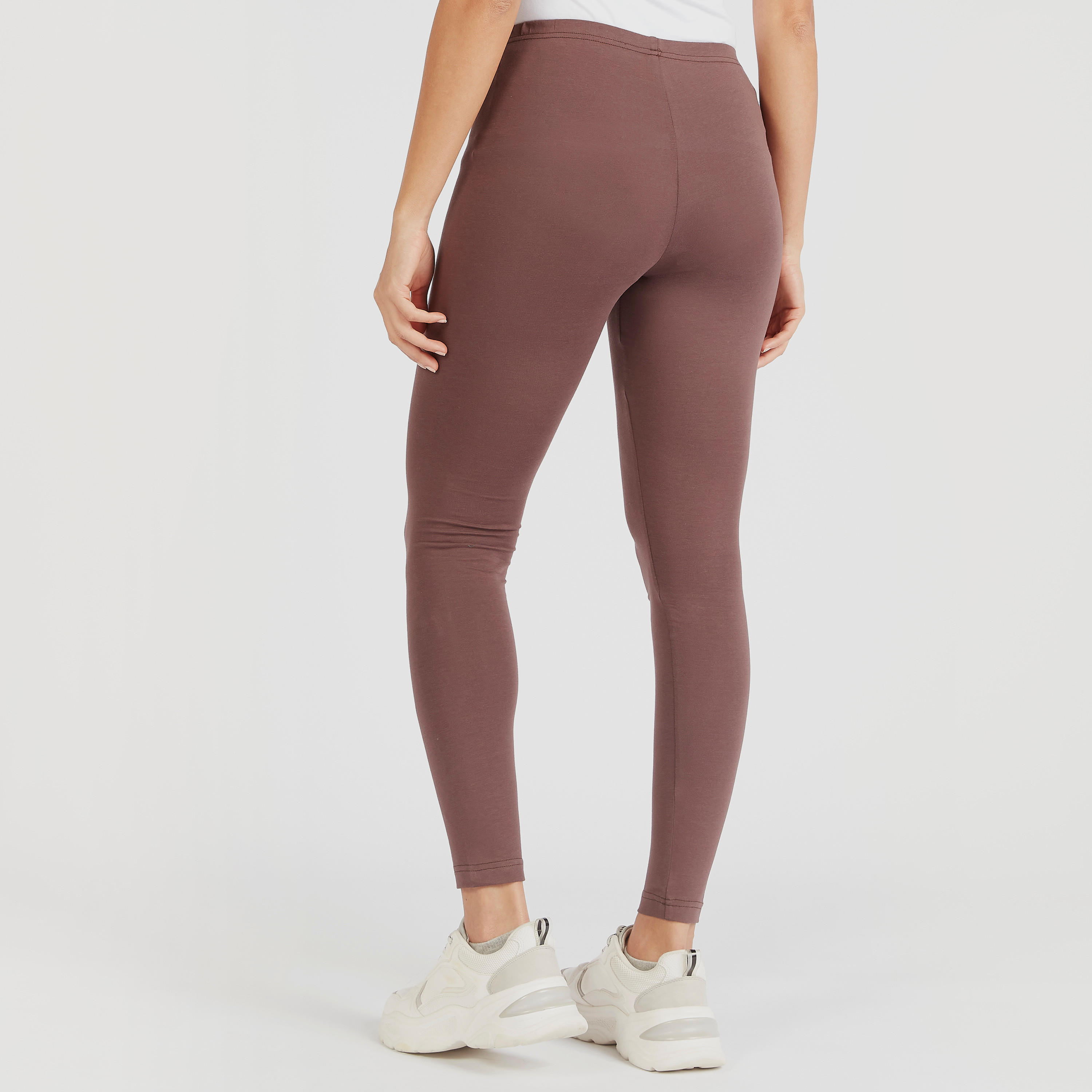 بنطلون ليقنز سادة بخصر مطّاطي-women-clothing-bottoms-leggings-image-1