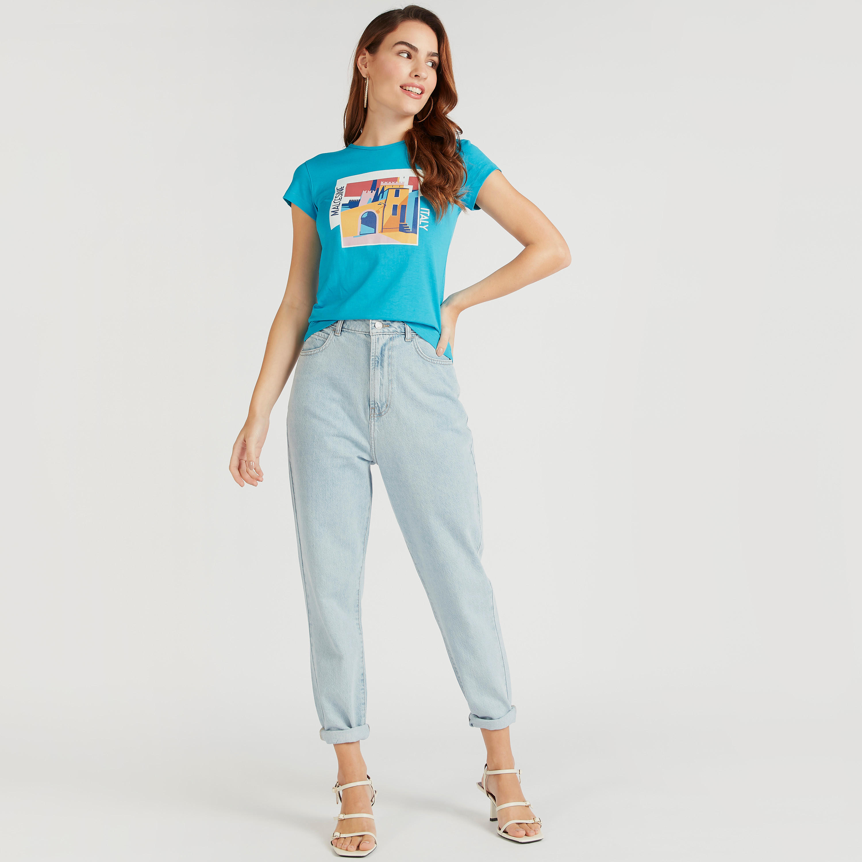 تيشيرت بياقة ضيقة وأكمام كاب وطبعات جرافيك-women-clothing-tshirts-image-2