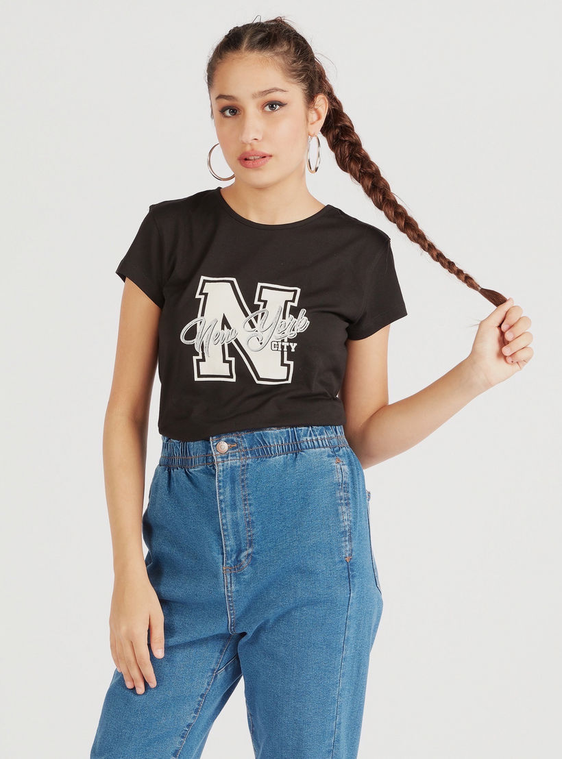تيشيرت بياقة ضيّقة وأكمام كاب وطَبعات-women-clothing-tshirts-image-4