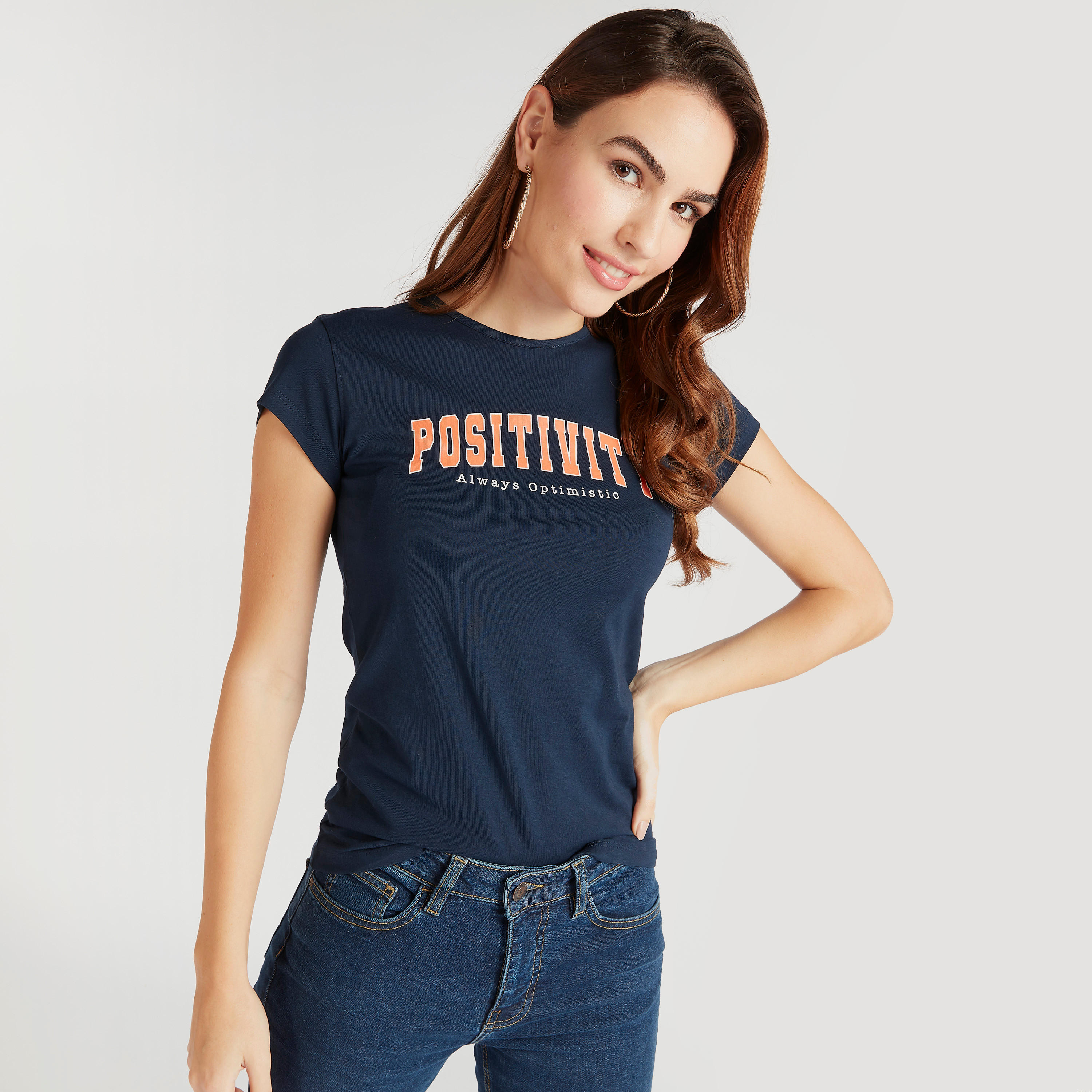 تيشيرت بياقة ضيّقة وأكمام كاب وطبعات-women-clothing-tshirts-image-1
