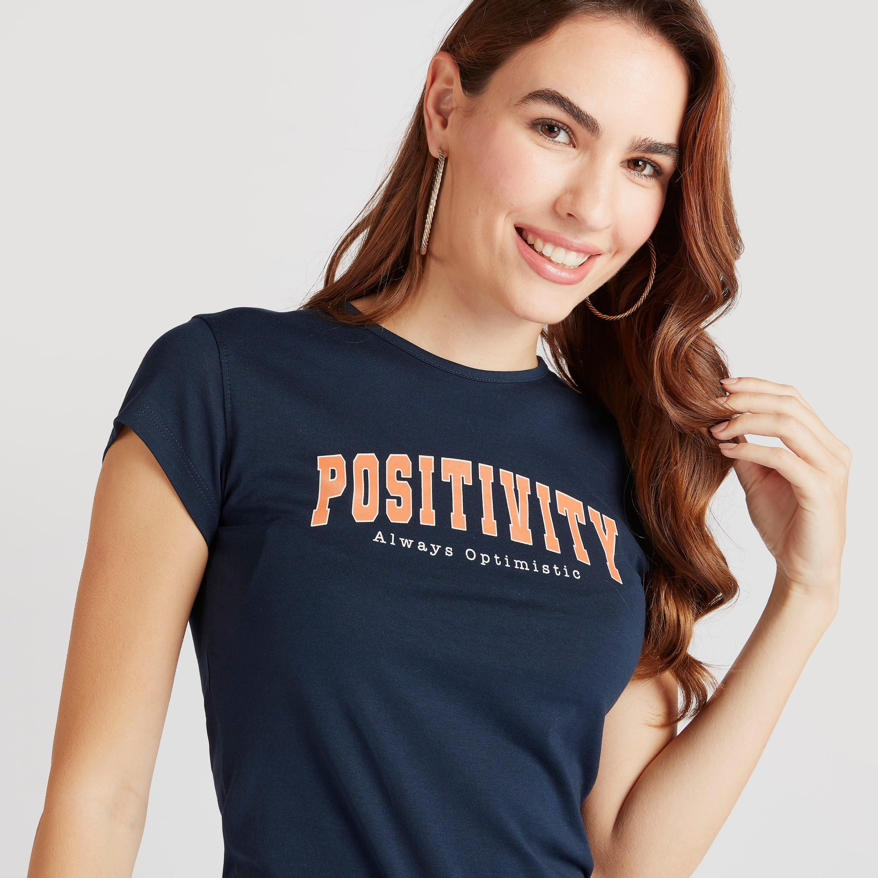 تيشيرت بياقة ضيّقة وأكمام كاب وطبعات-women-clothing-tshirts-image-3