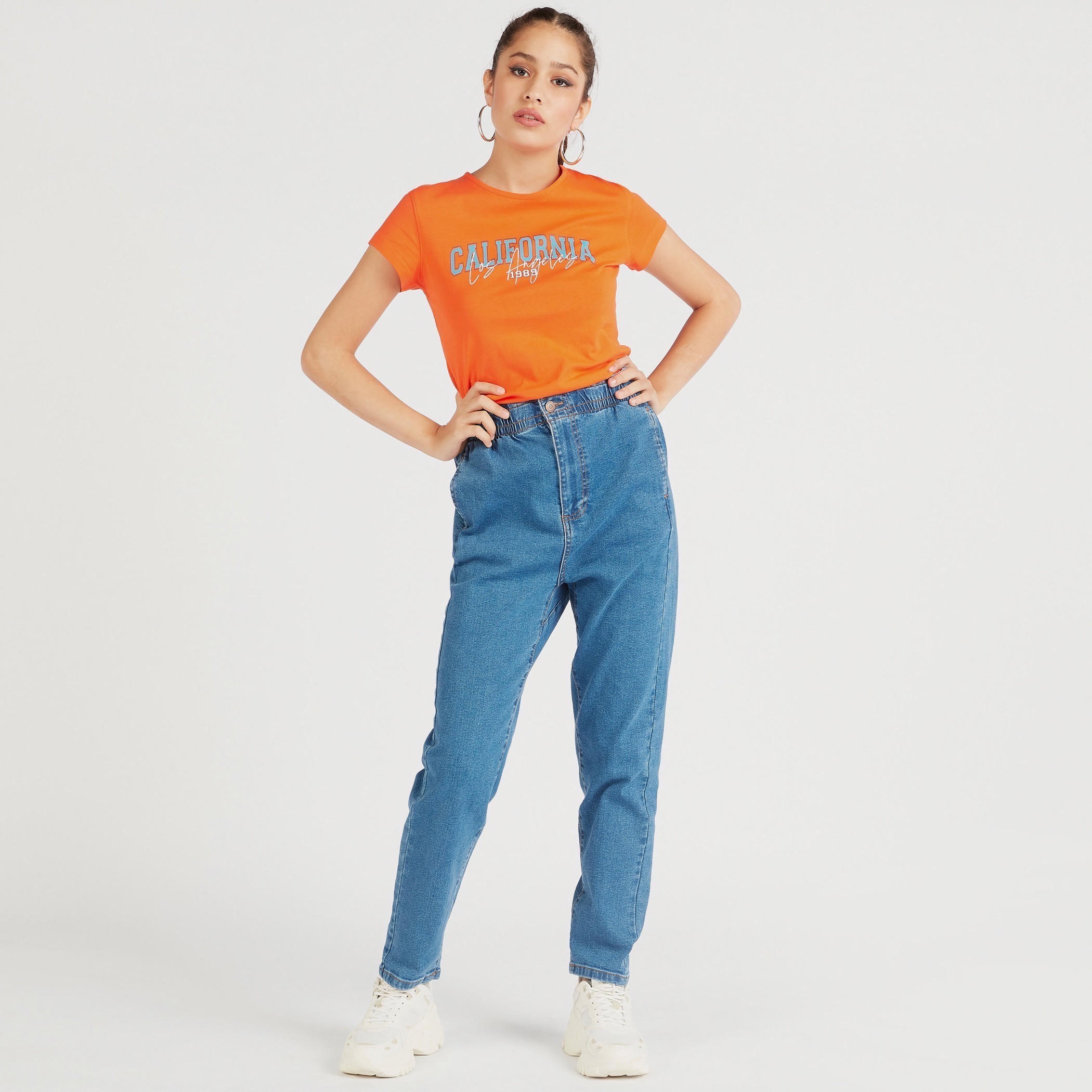 تيشيرت بياقة ضيّقة وأكمام كاب وطبعات-women-clothing-tshirts-image-3