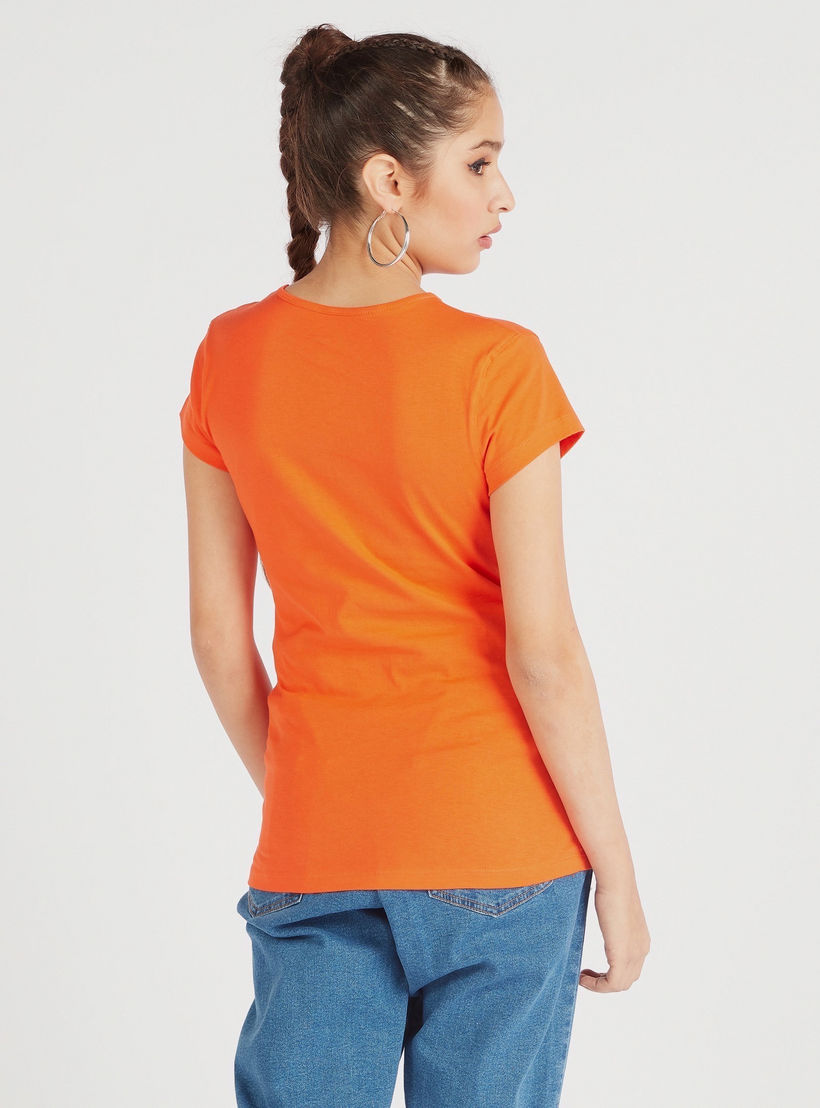 تيشيرت بياقة ضيّقة وأكمام كاب وطبعات-women-clothing-tshirts-image-1