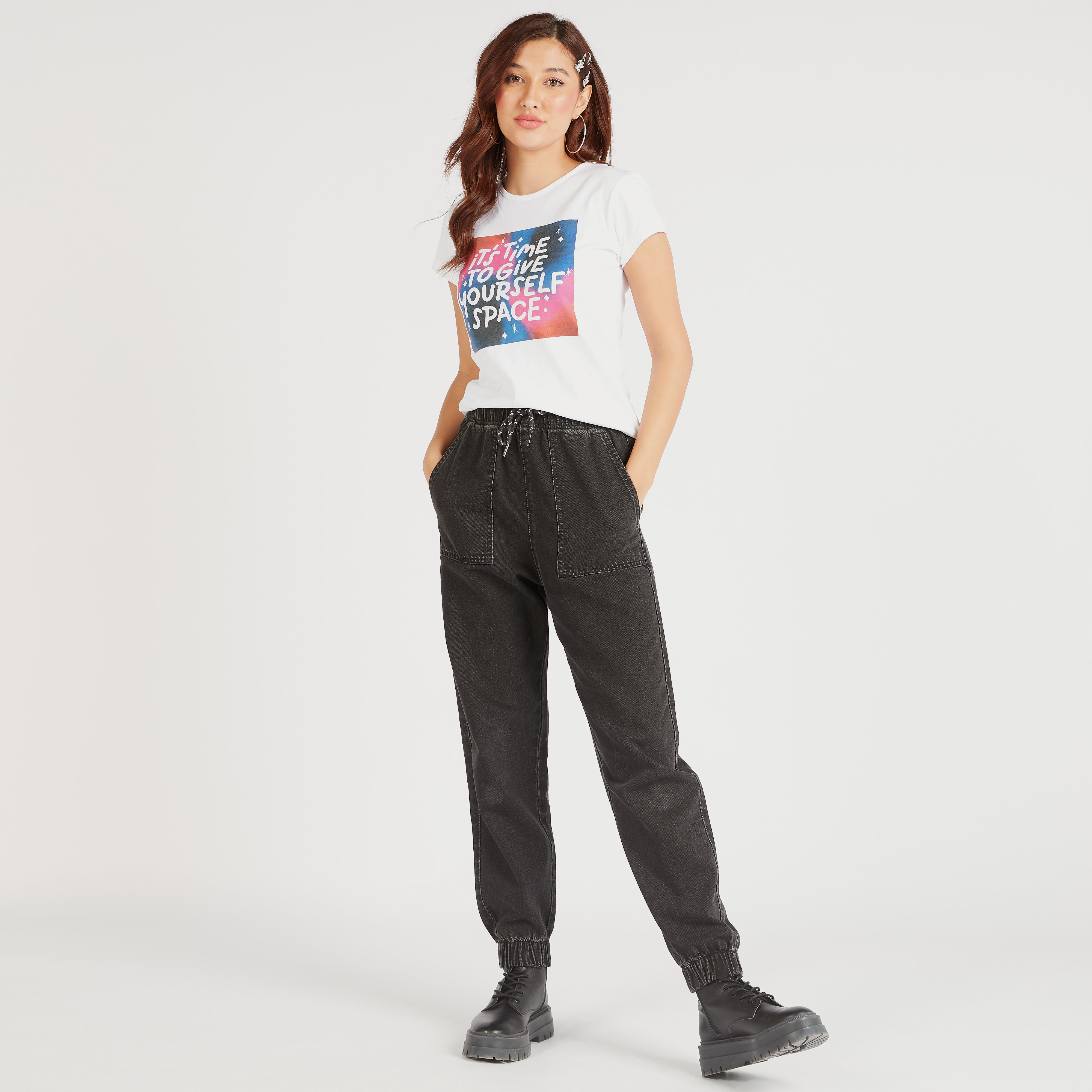 تيشيرت بياقة ضيّقة وأكمام كاب وطَبعات-women-clothing-tshirts-image-2