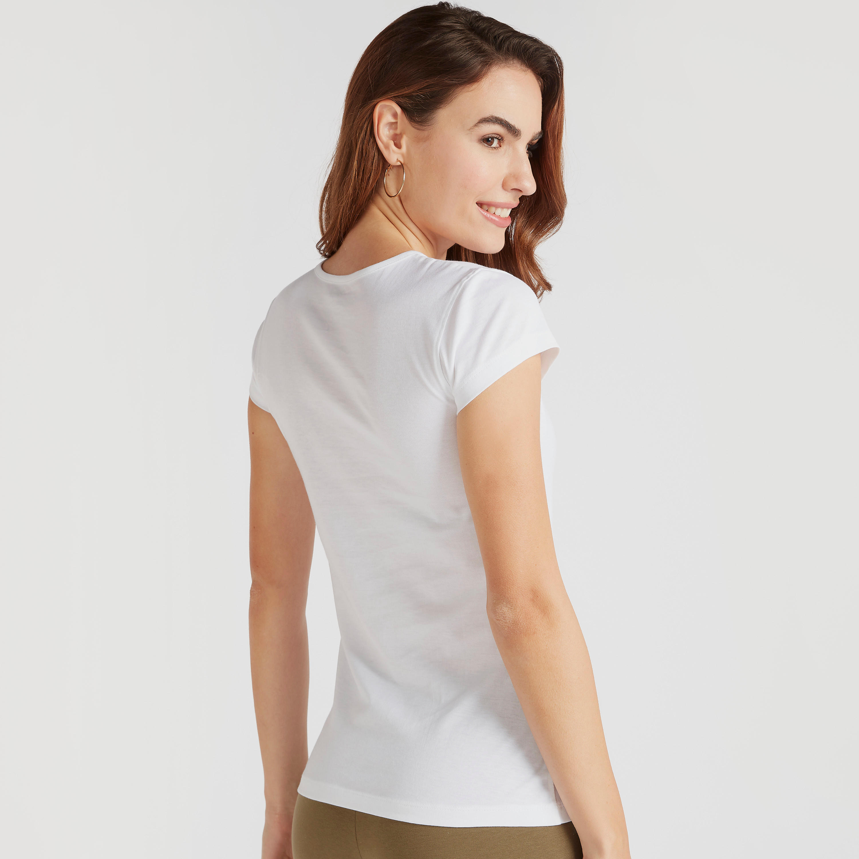 تيشيرت بياقة ضيقة وأكمام كاب وطبعات جرافيك-women-clothing-tshirts-image-4